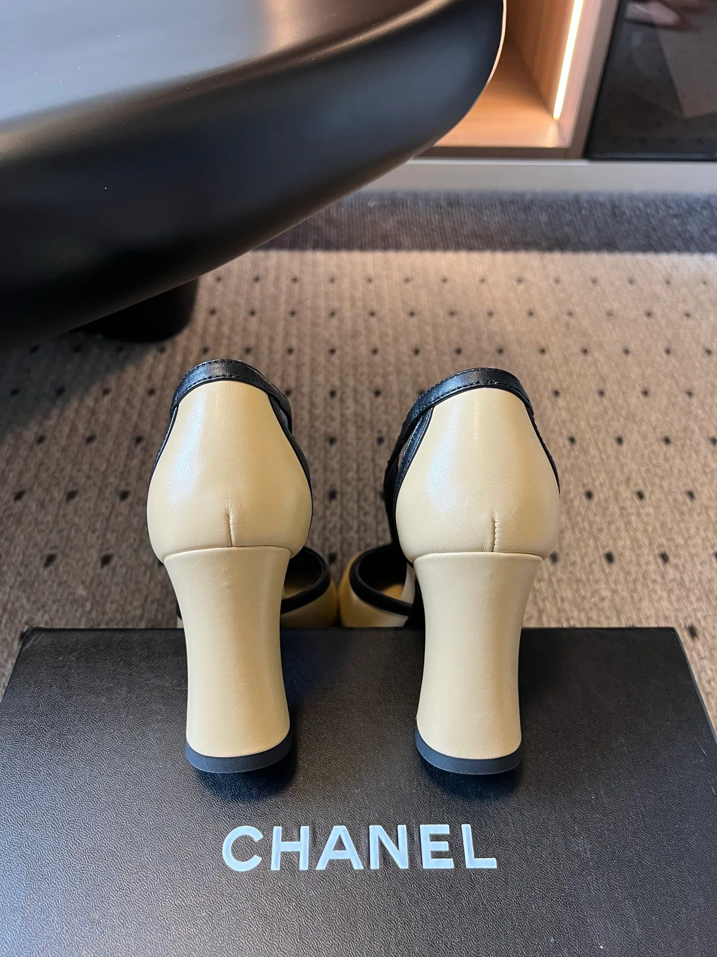 Туфли Женские Chanel 19314647