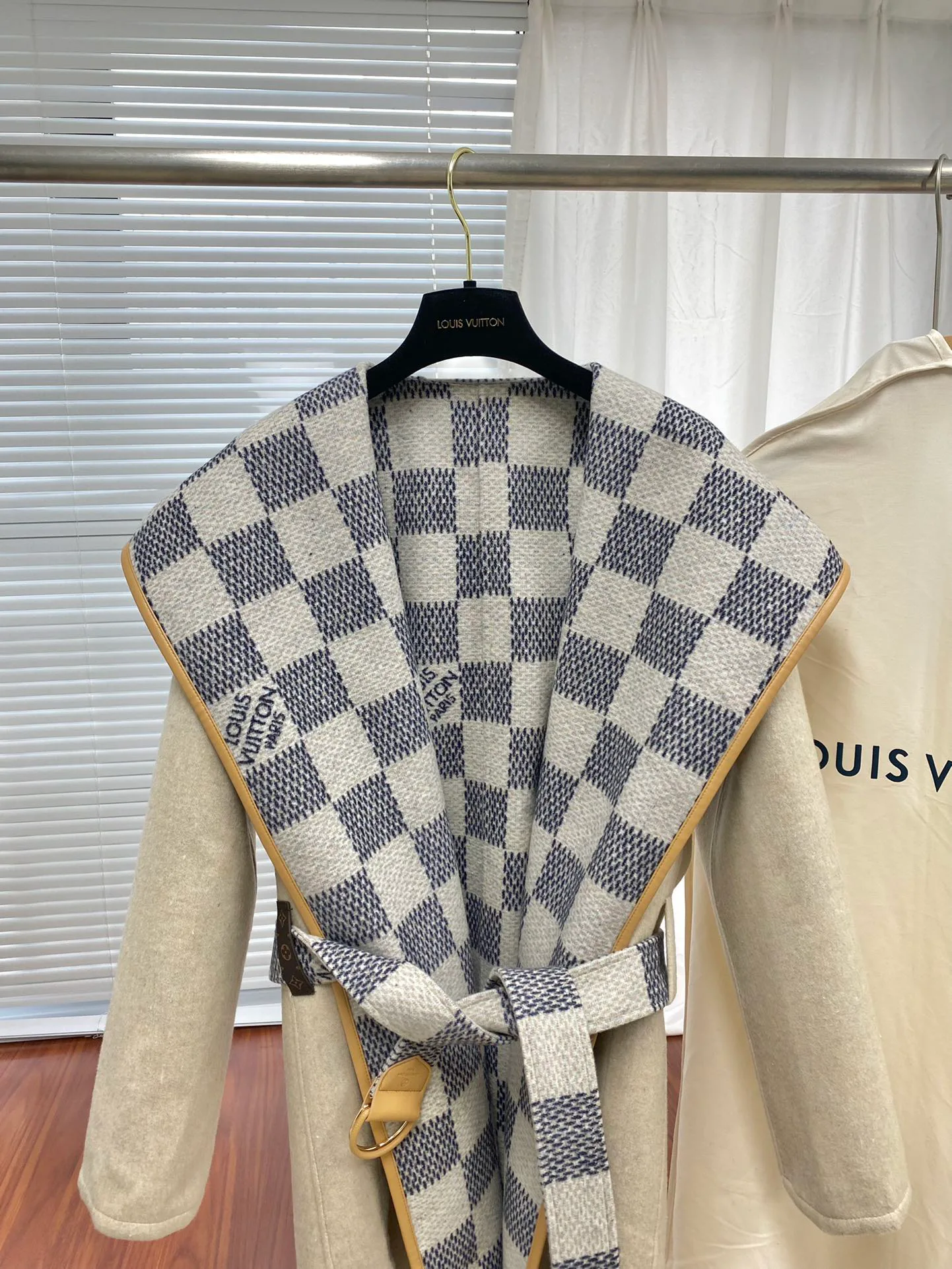 Пальто Женские Louis Vuitton 669820