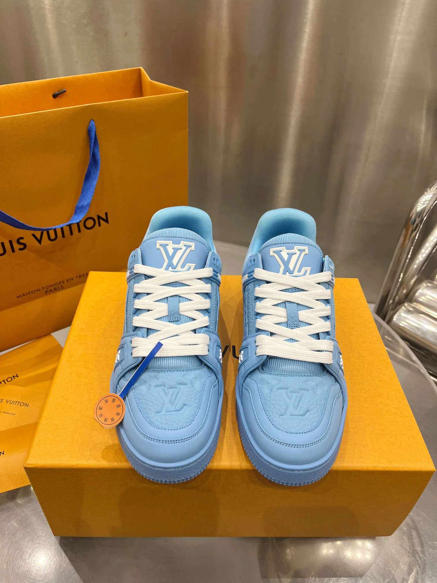 Кроссовки Женские Louis Vuitton 19073378