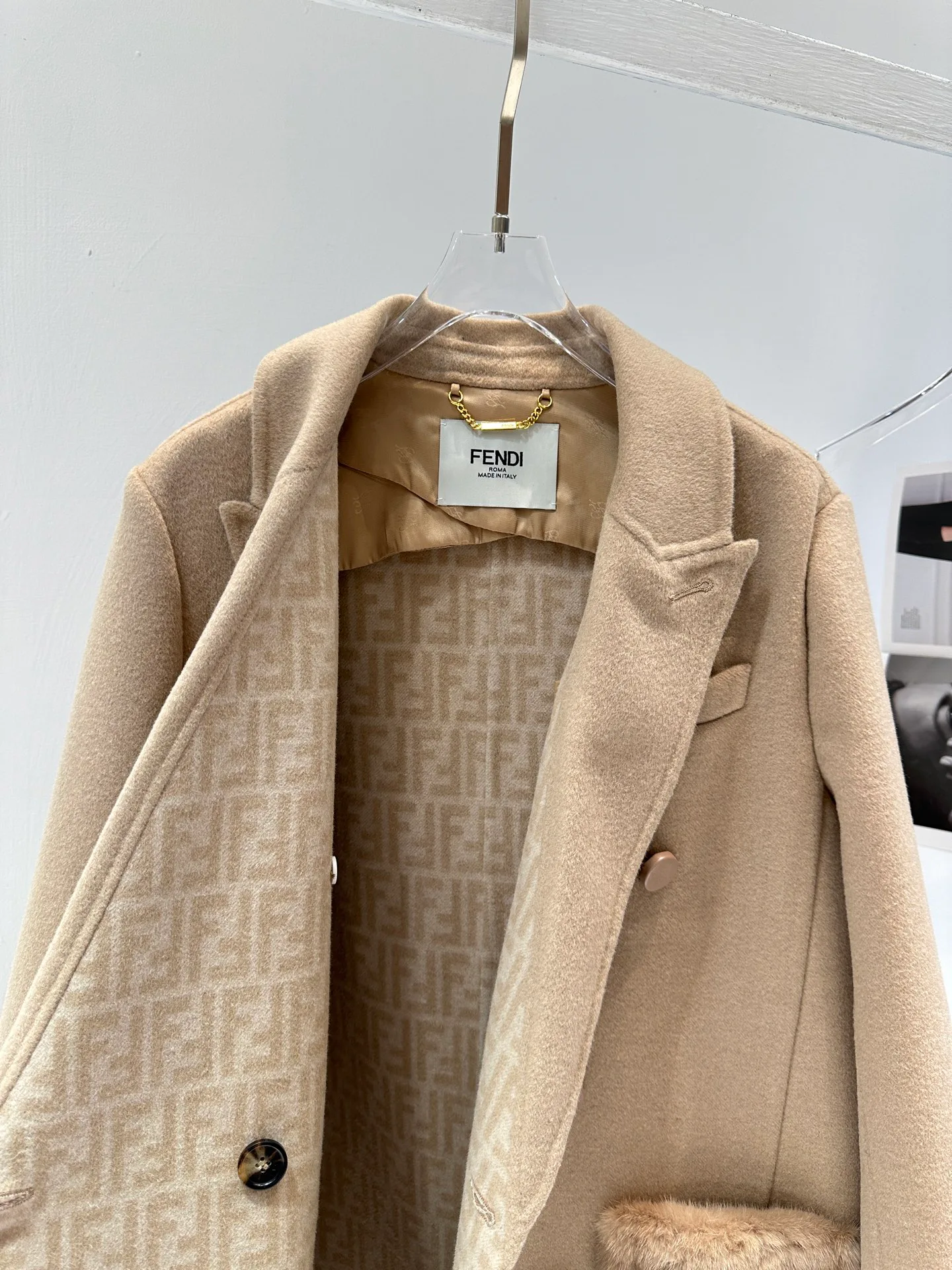 Пальто Женские Fendi 19509449