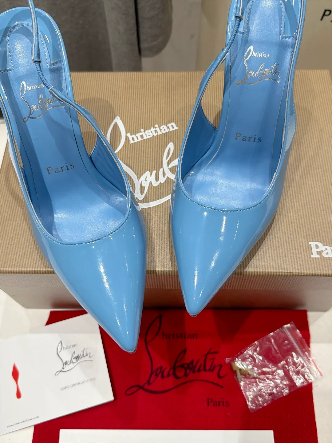 Туфли Женские Christian Louboutin 19465665