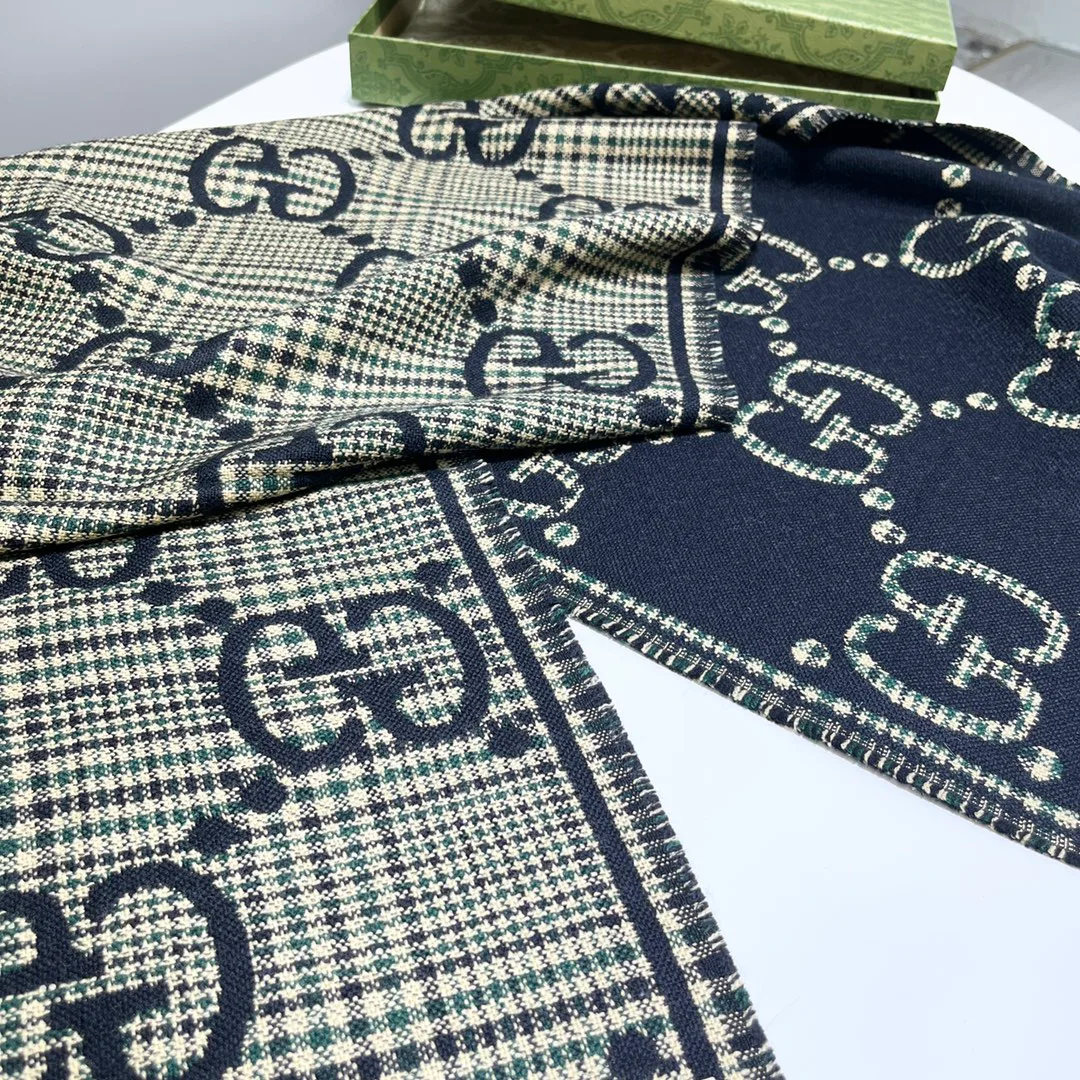 Шарфы Gucci 2222