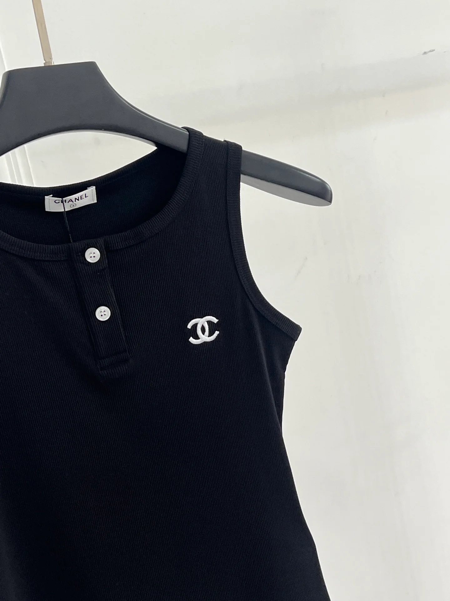 Жилеты Женские Chanel 11432971