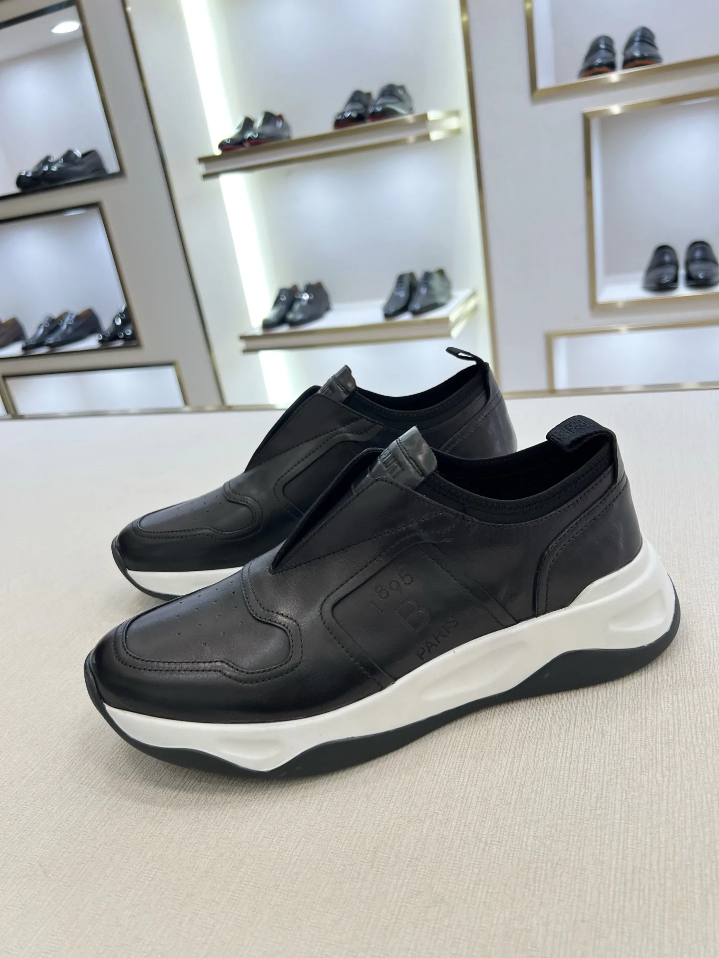 Кроссовки Женские Berluti 734855