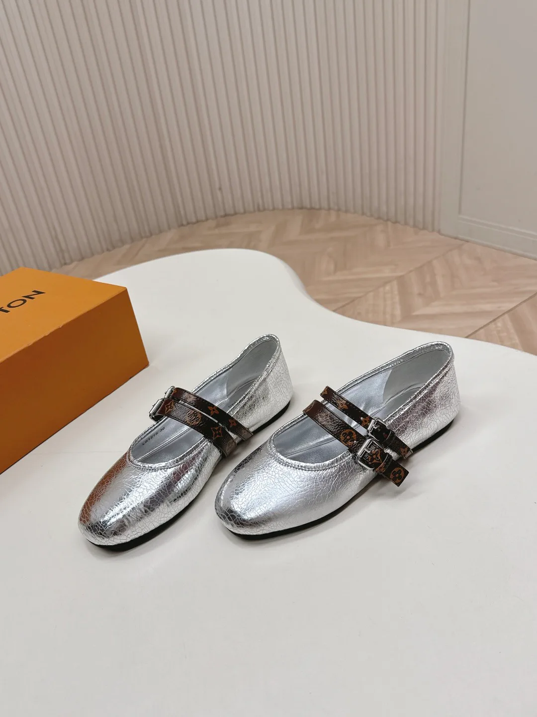 Туфли Женские Louis Vuitton 13553647