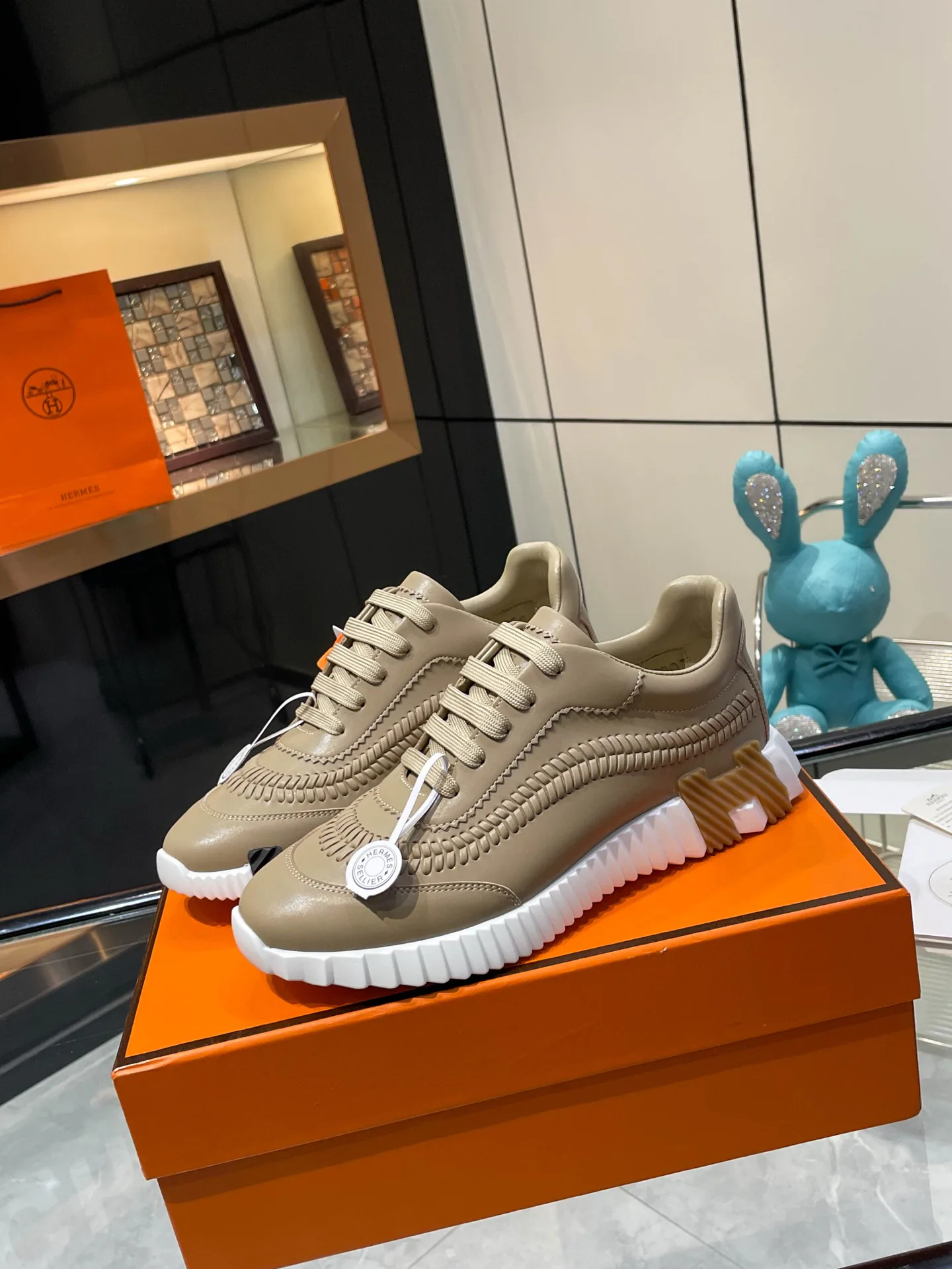 Кроссовки Женские Hermes 17954788