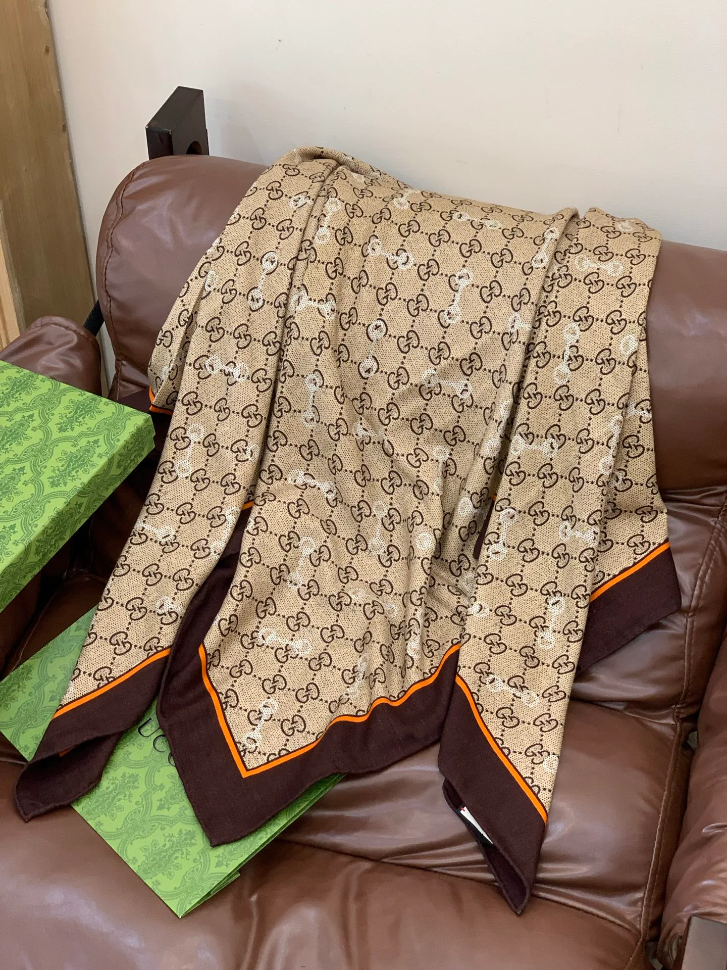 Платки Gucci 205982