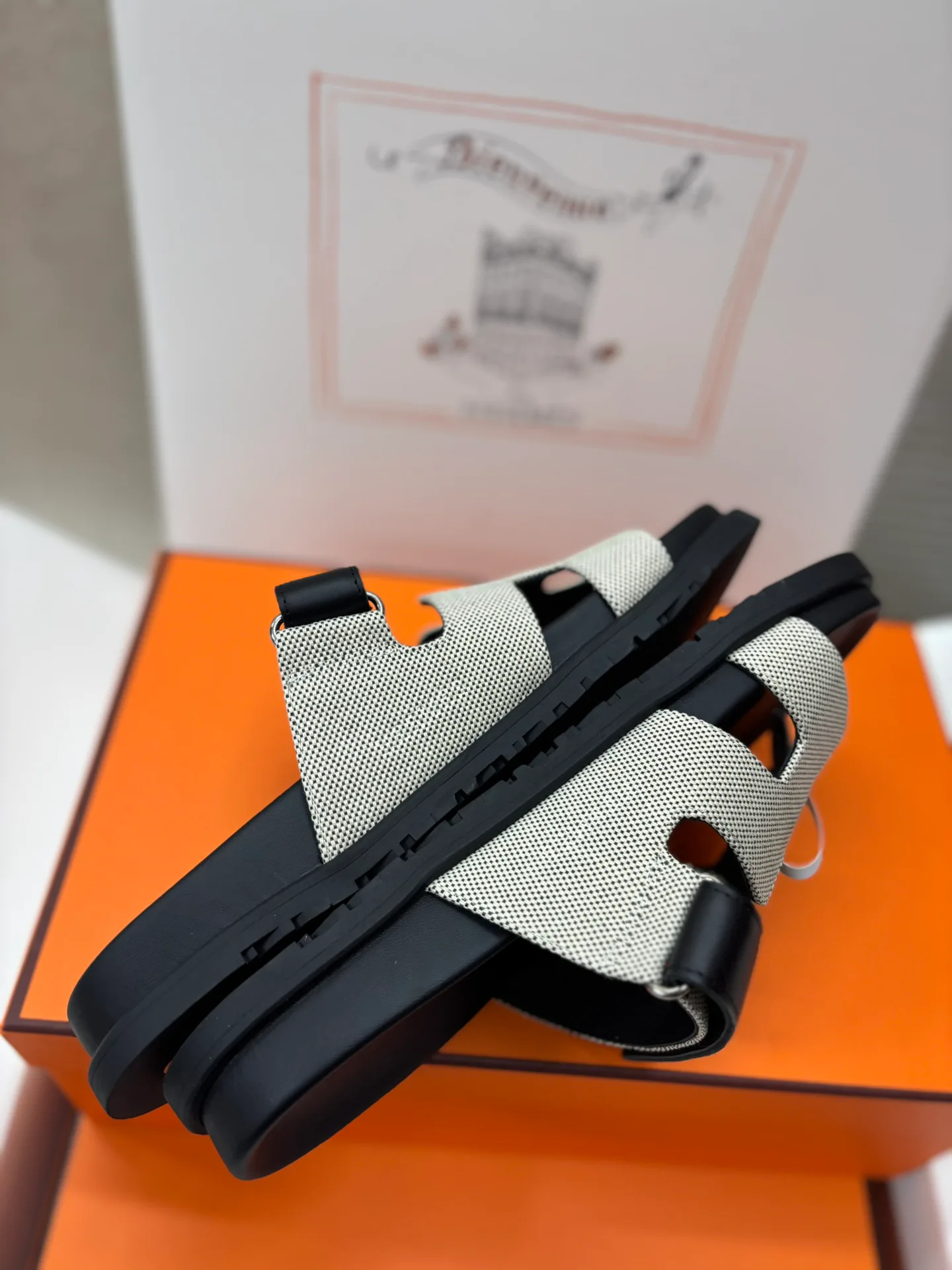 Шлепанцы Женские Hugo Boss 23092