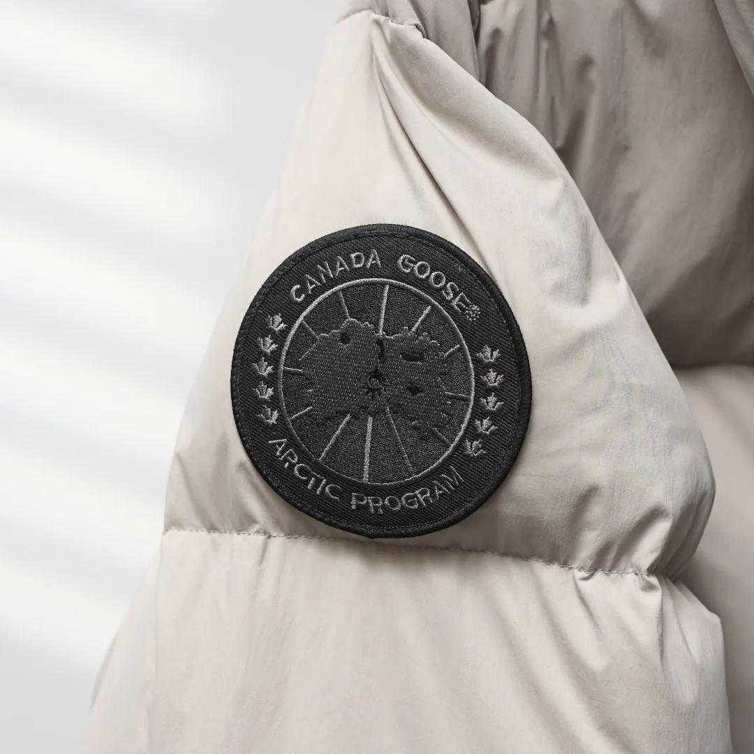 Куртки И Пуховики Женские Canada Goose 18188323