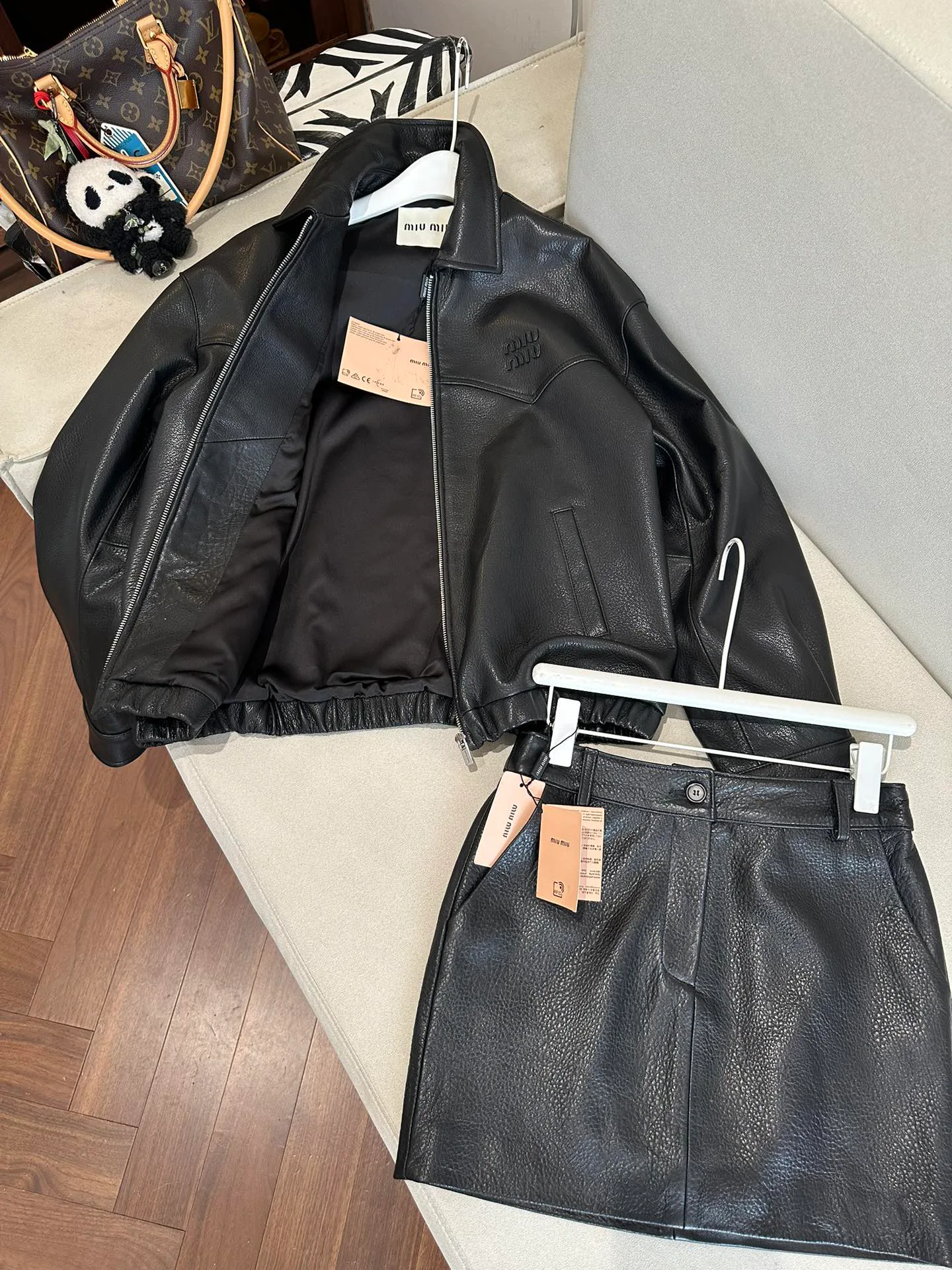 Кожаные Куртки И Дублёнки Женские Miu Miu 11625030