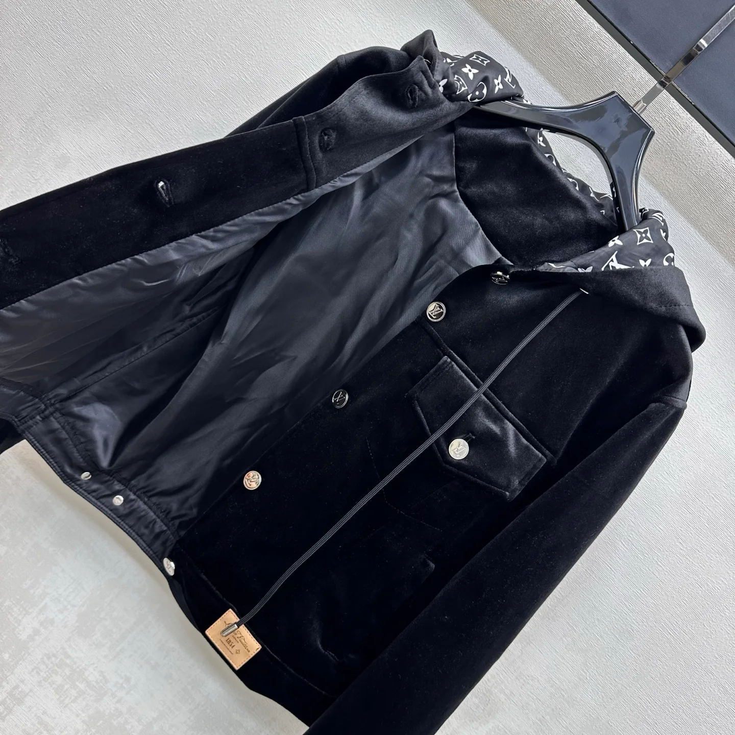 Куртки И Пуховики Женские Louis Vuitton 18775065
