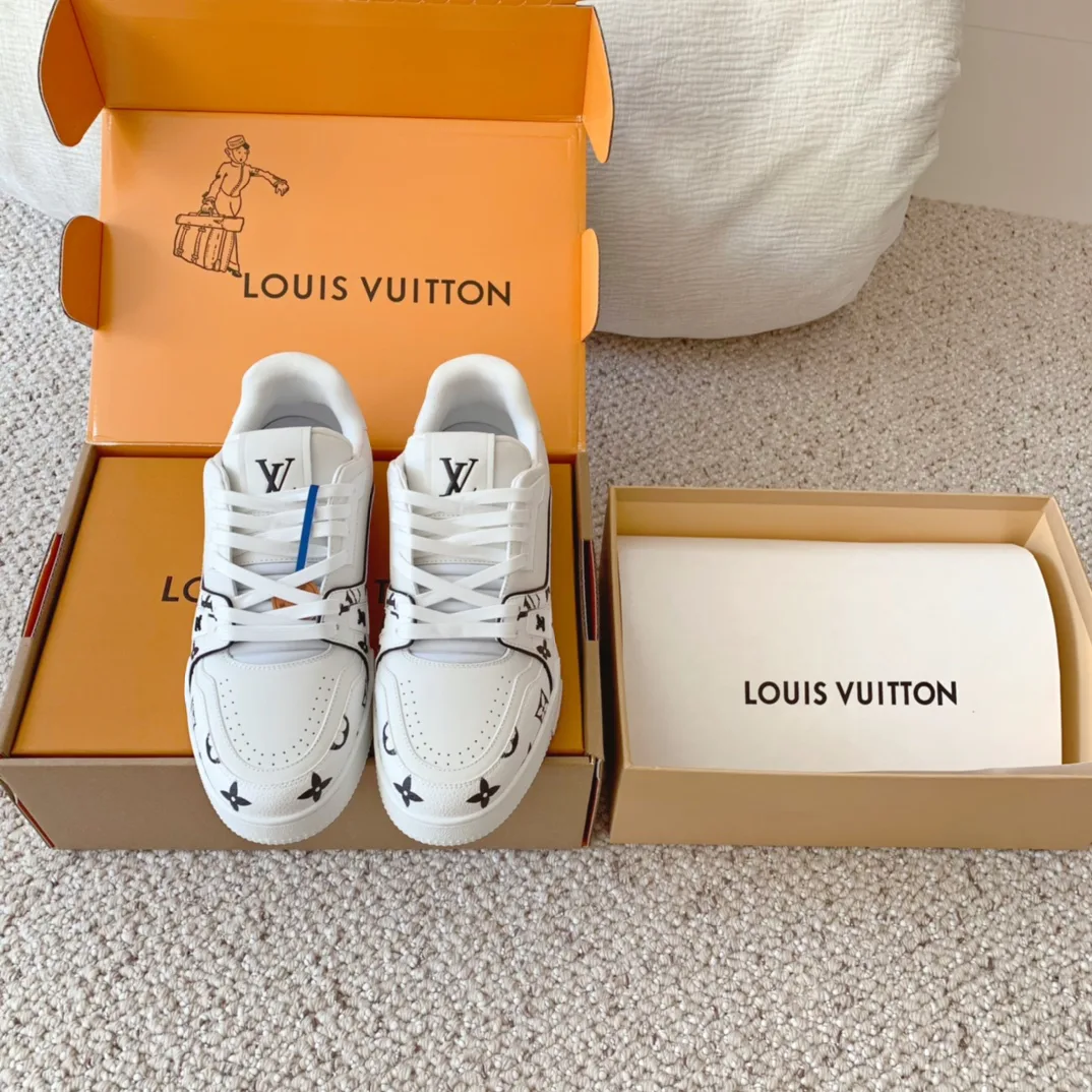 Кроссовки Женские Louis Vuitton 18625701