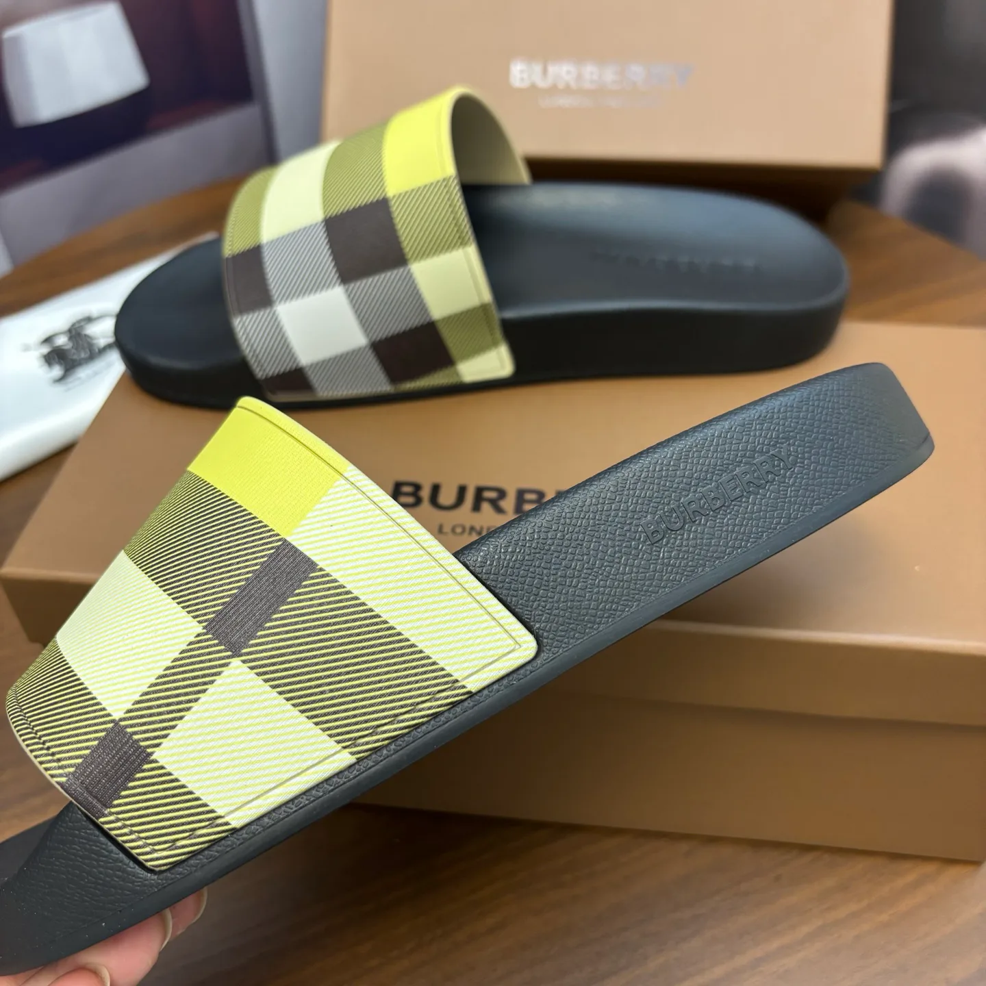 Шлепанцы Женские Burberry 587969