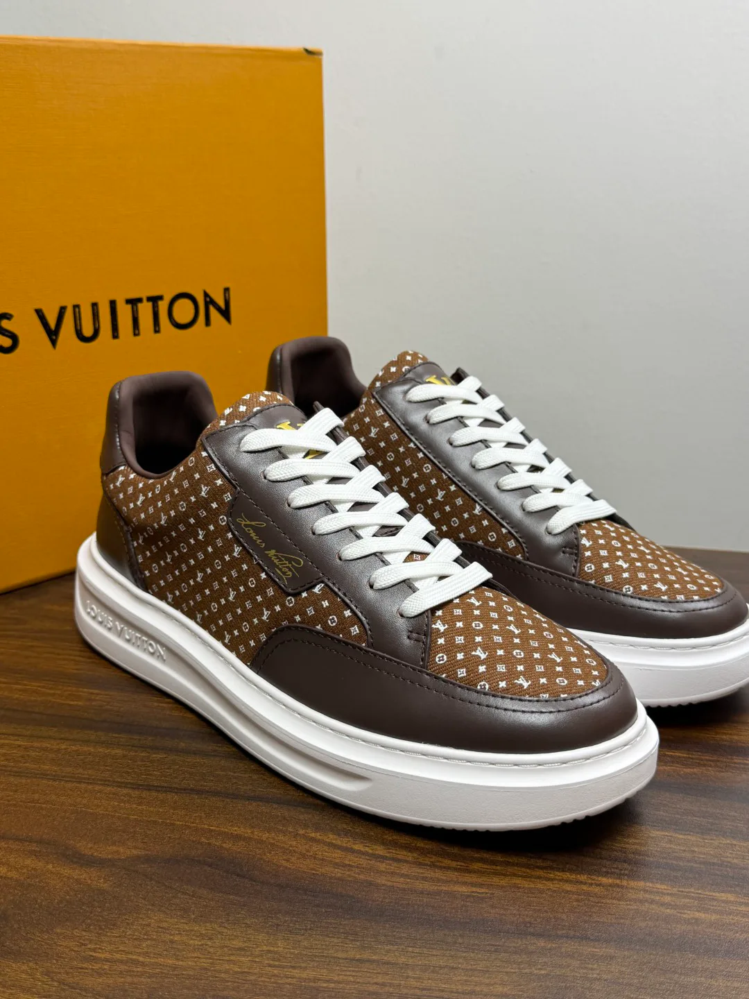 Кроссовки Мужские Louis Vuitton 19623458