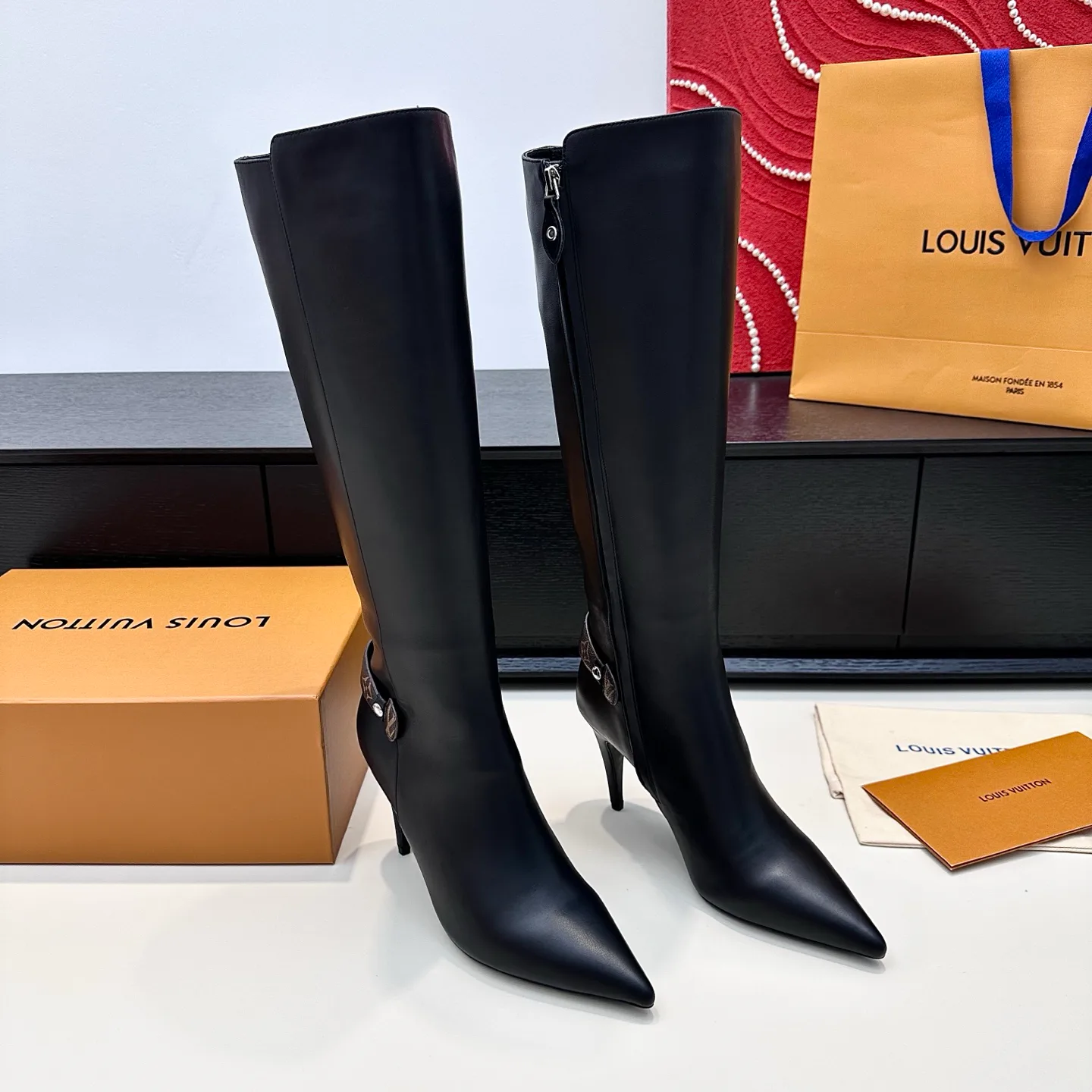 Сапоги Женские Louis Vuitton 19301570