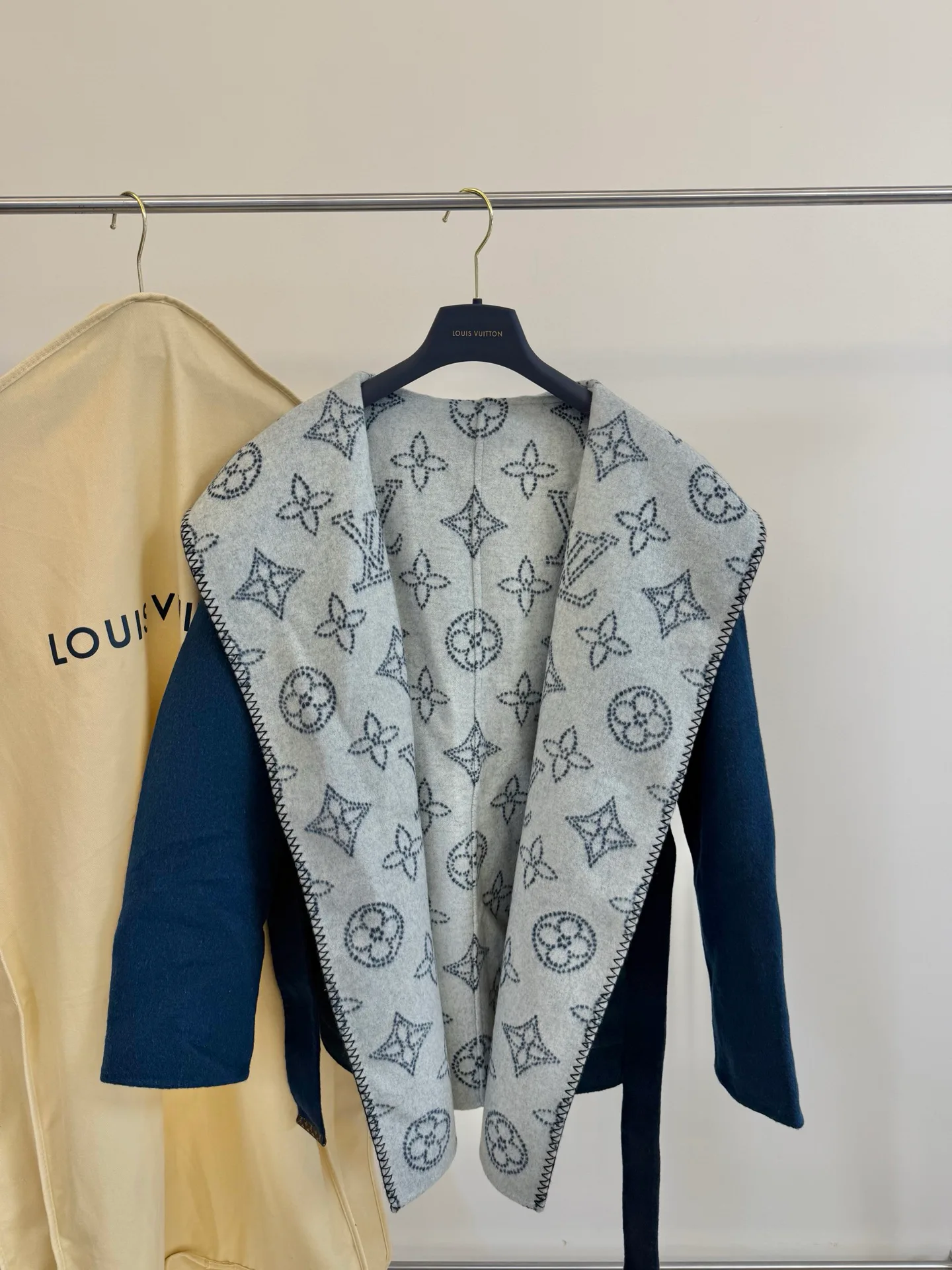 Пальто Женские Louis Vuitton 18601493