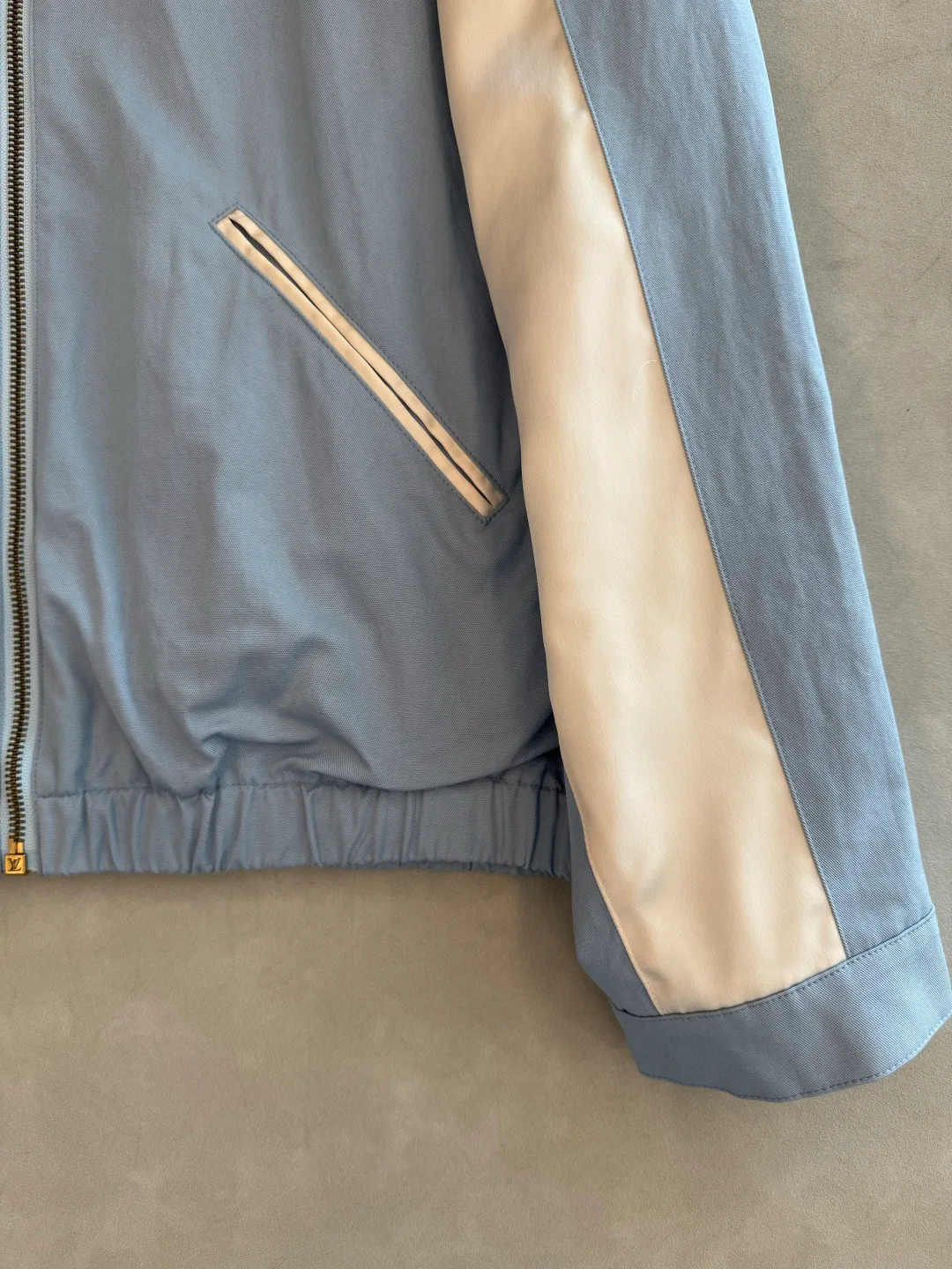 Куртки И Пуховики Женские Louis Vuitton 17463248