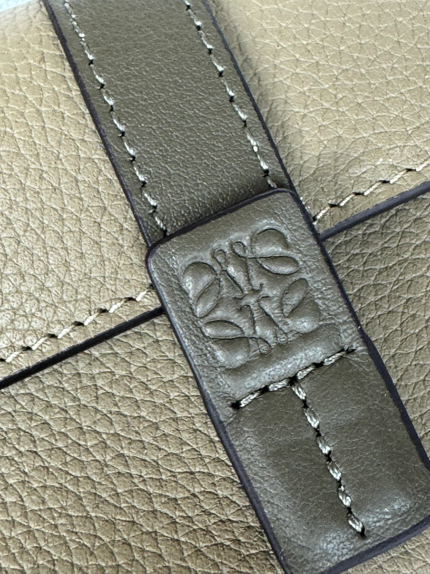 Клатчи Женские Loewe 13339558