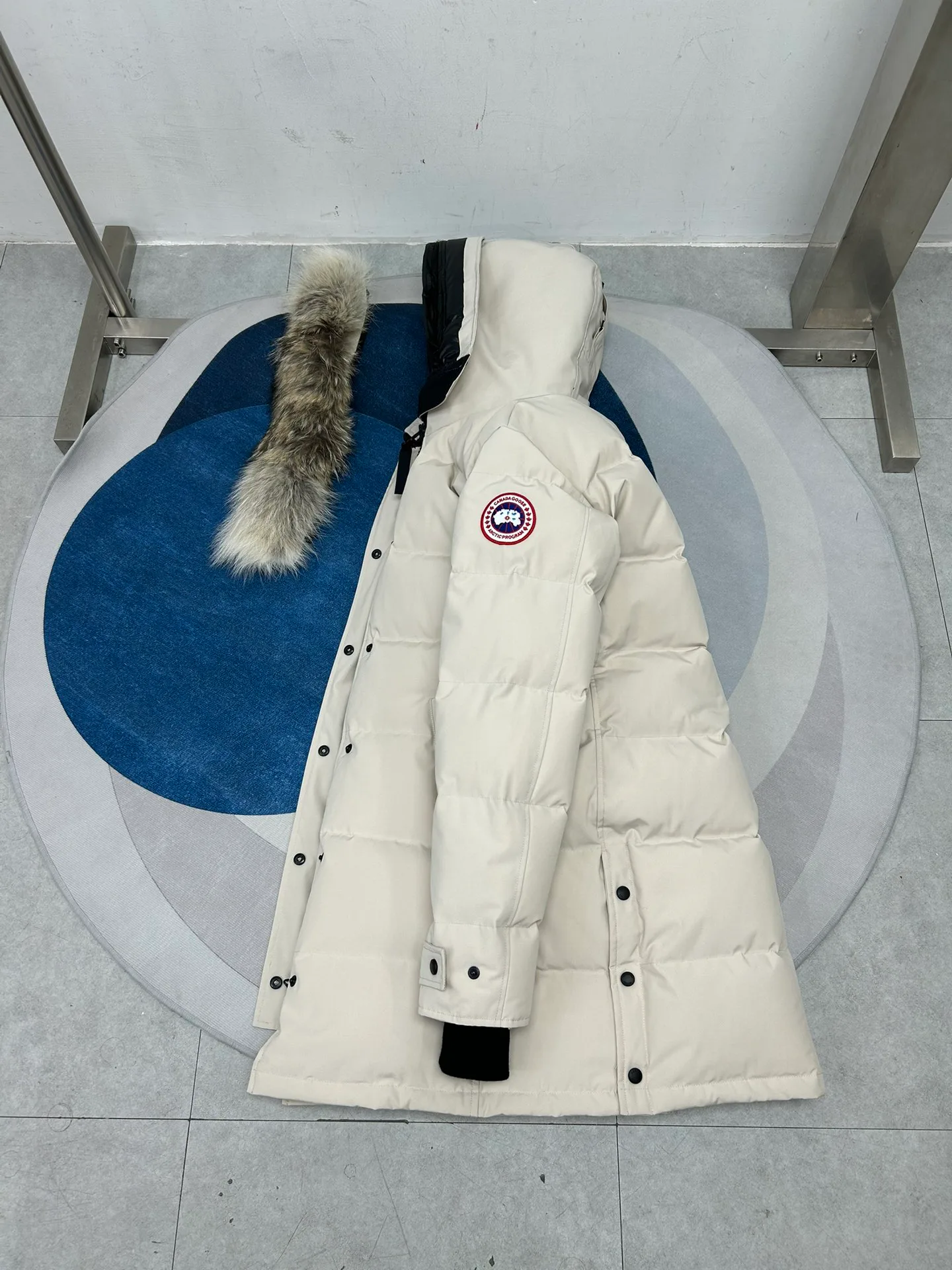 Куртки И Пуховики Женские Canada Goose 18188606