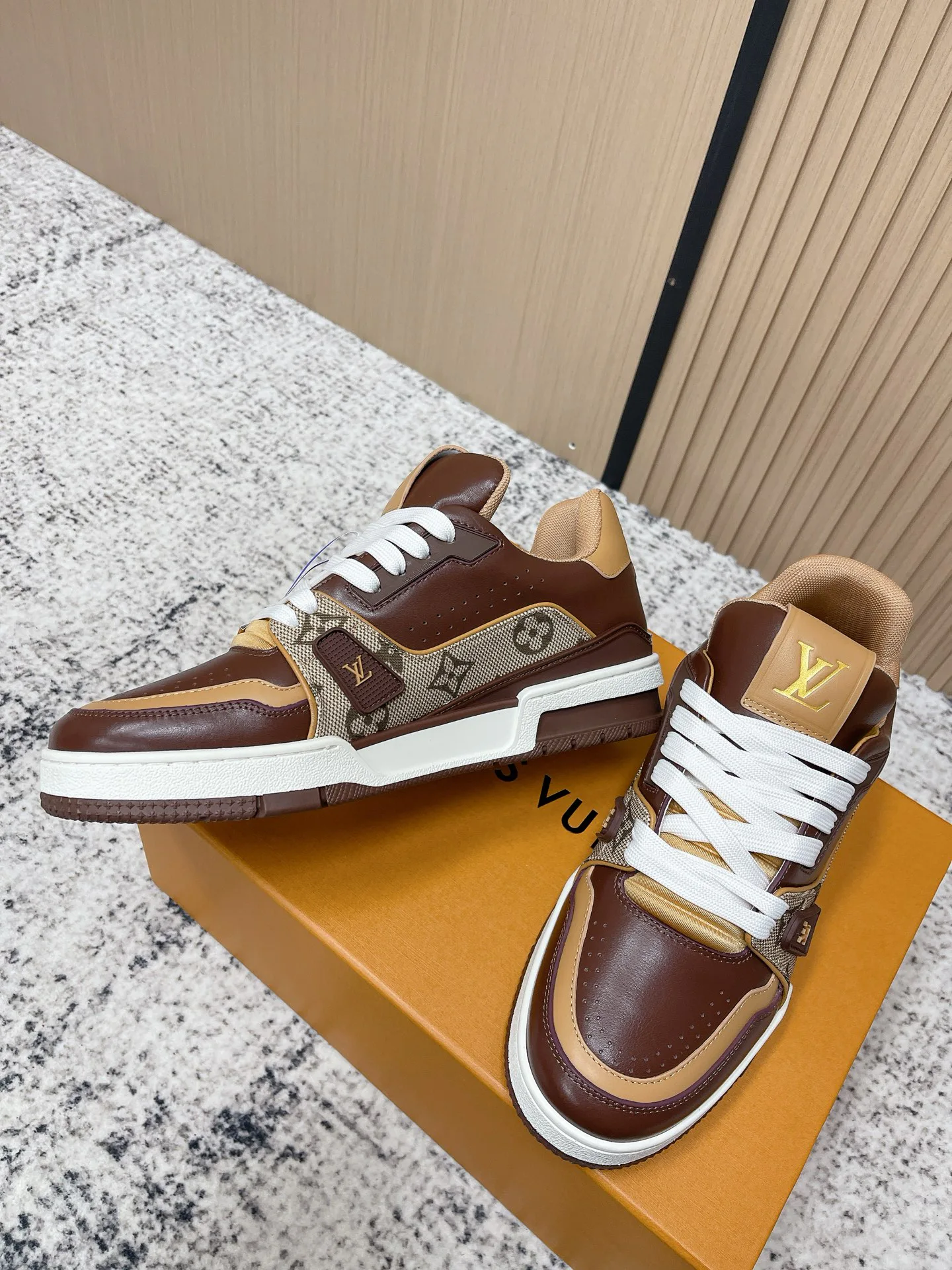 Кроссовки Женские Louis Vuitton 1652914