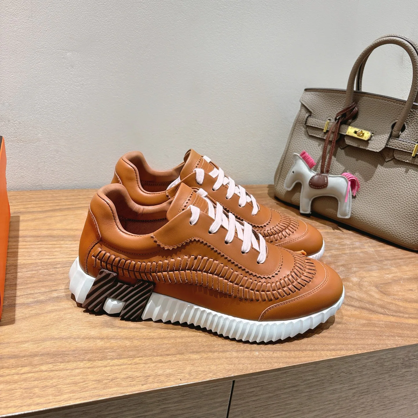 Кроссовки Женские Hermes 18729811