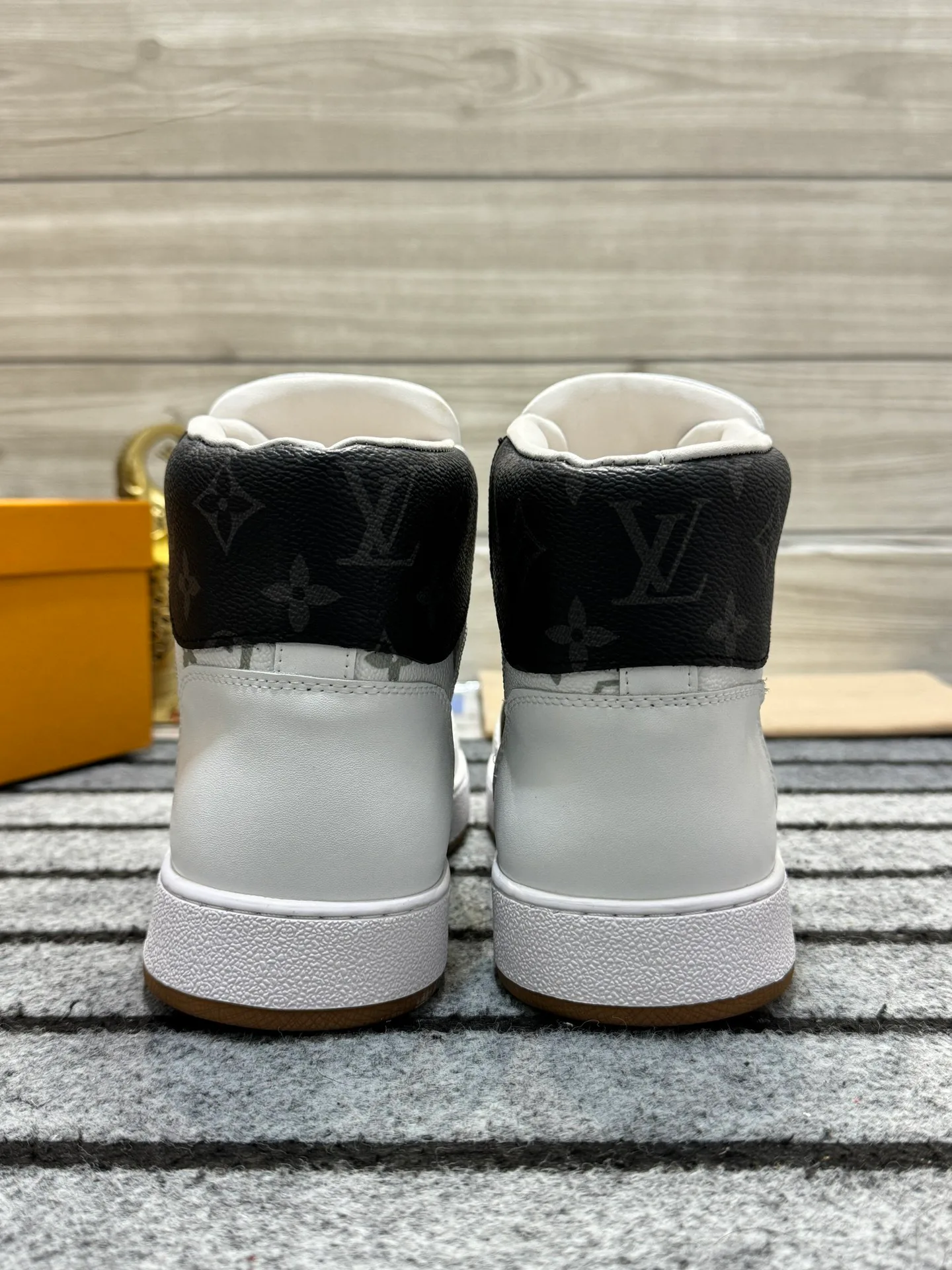 Кроссовки Мужские Louis Vuitton 261128