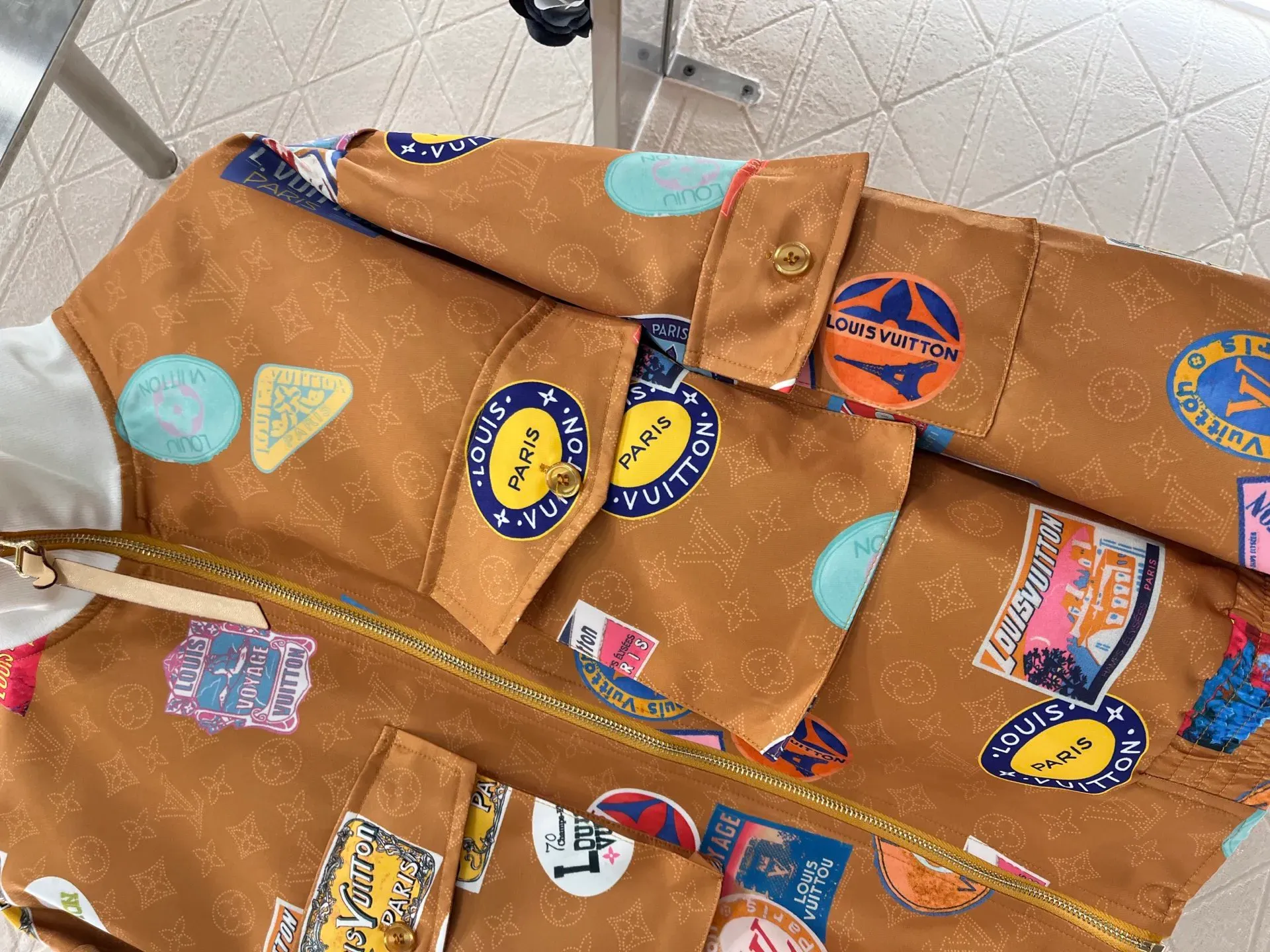 Куртки И Пуховики Женские Louis Vuitton 33197