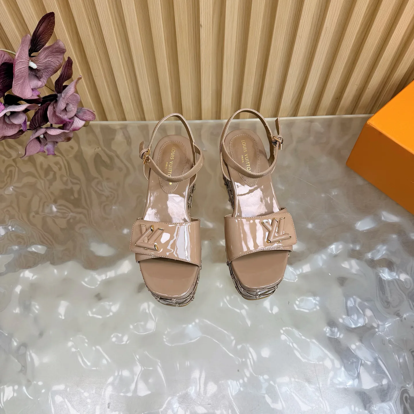 Босоножки Женские Louis Vuitton 12615434