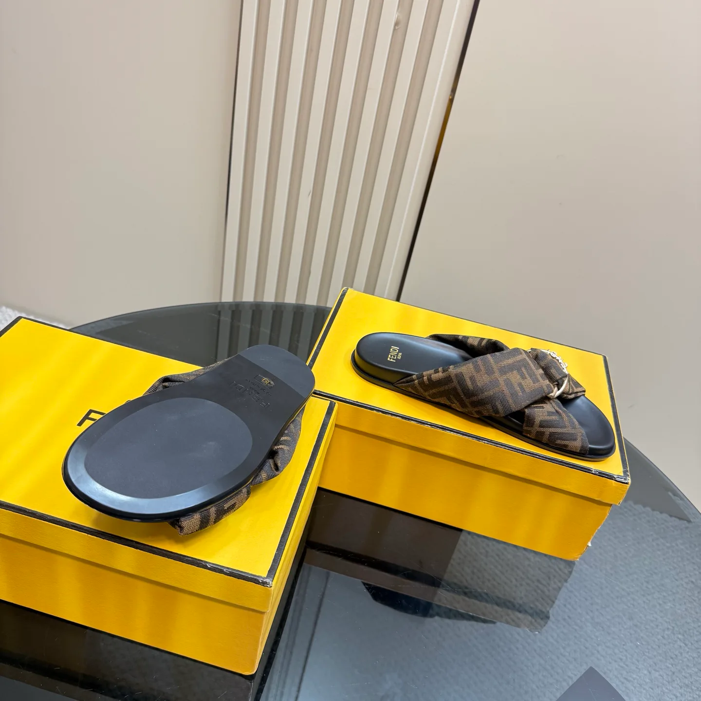 Шлепанцы Женские Fendi 34264