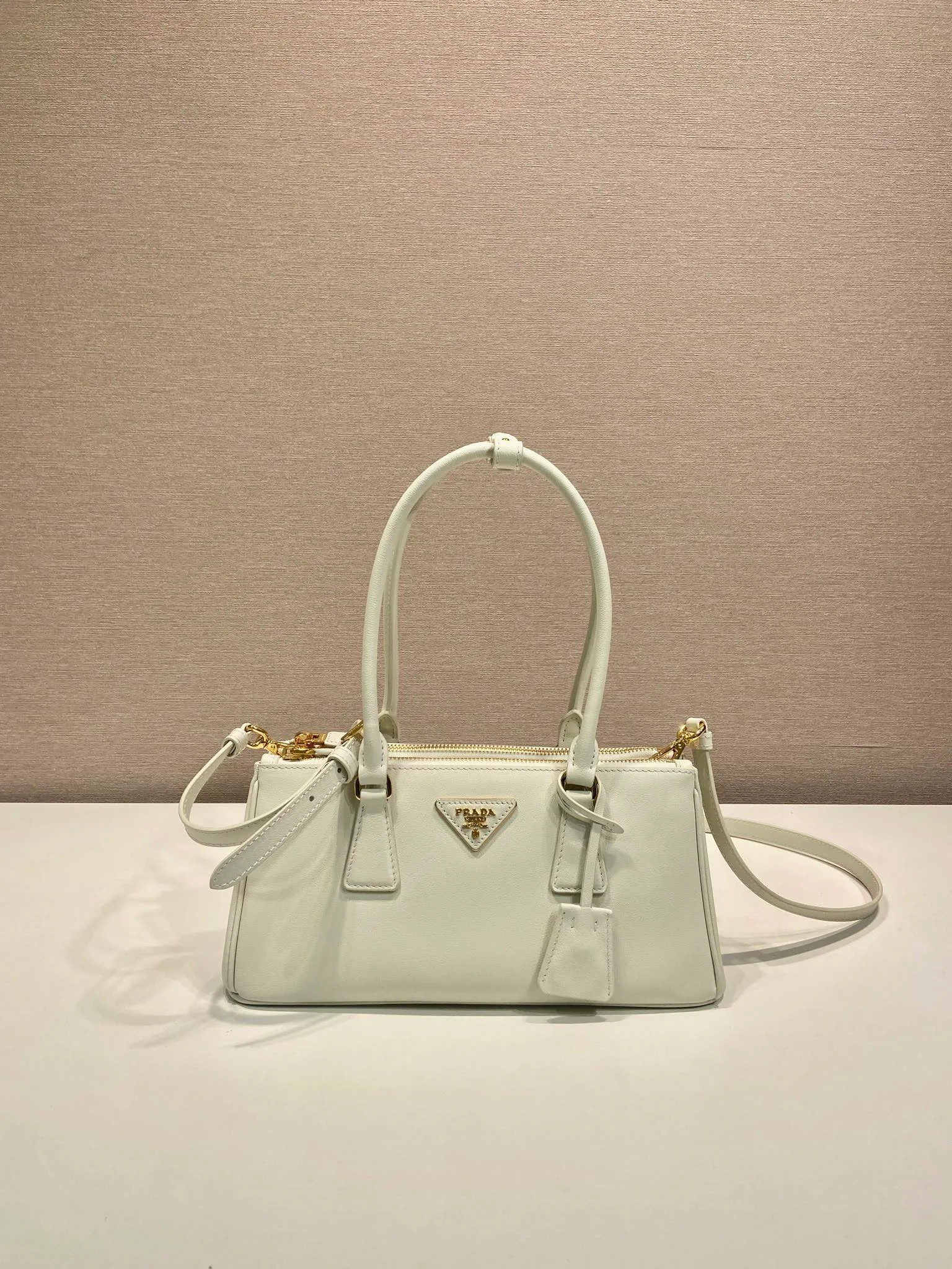 Классические Сумки Женские Prada 10978995