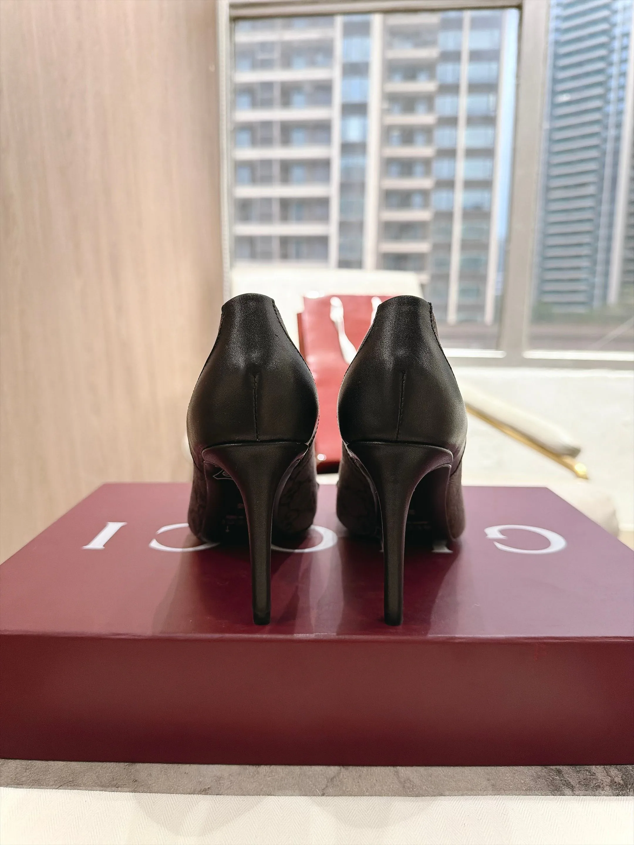 Туфли Женские Gucci 18708689