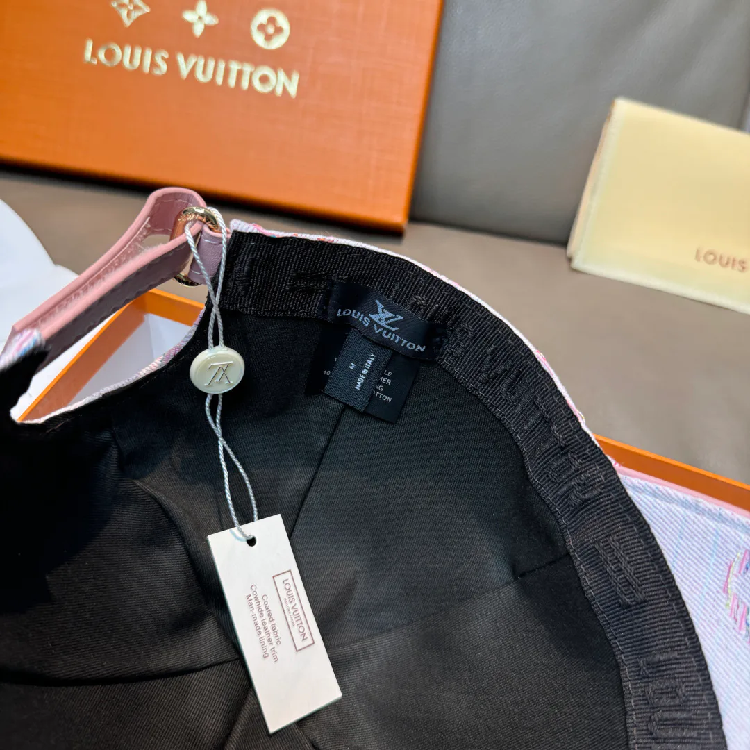 Головные Уборы Louis Vuitton 11529606