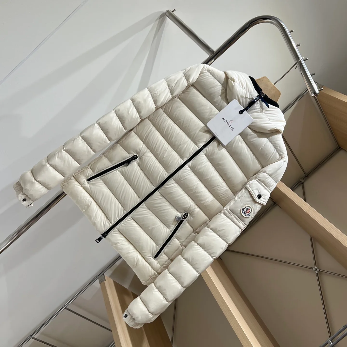 Куртки И Пуховики Женские Moncler 18336958
