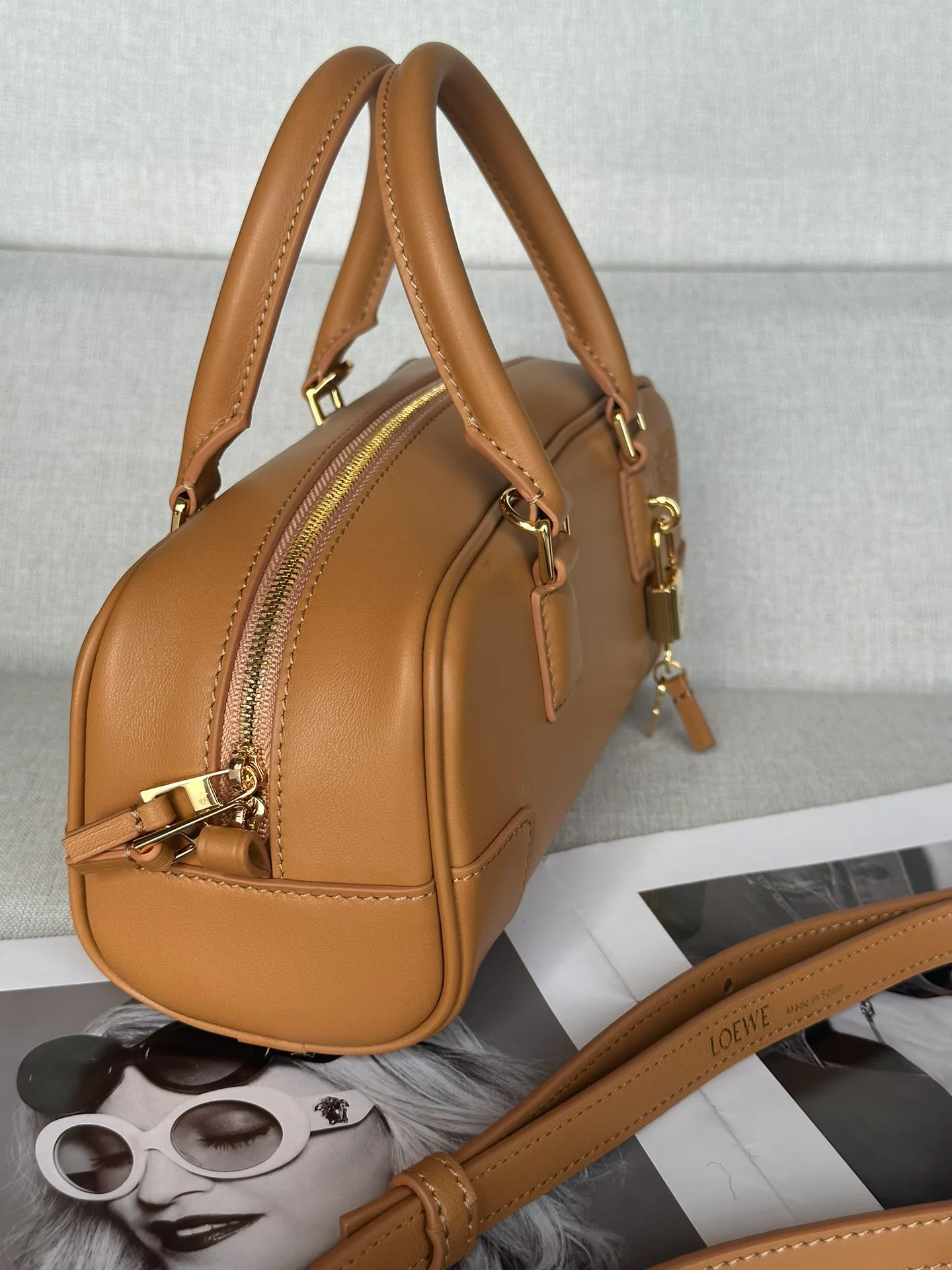 Классические Сумки Женские Loewe 1889778