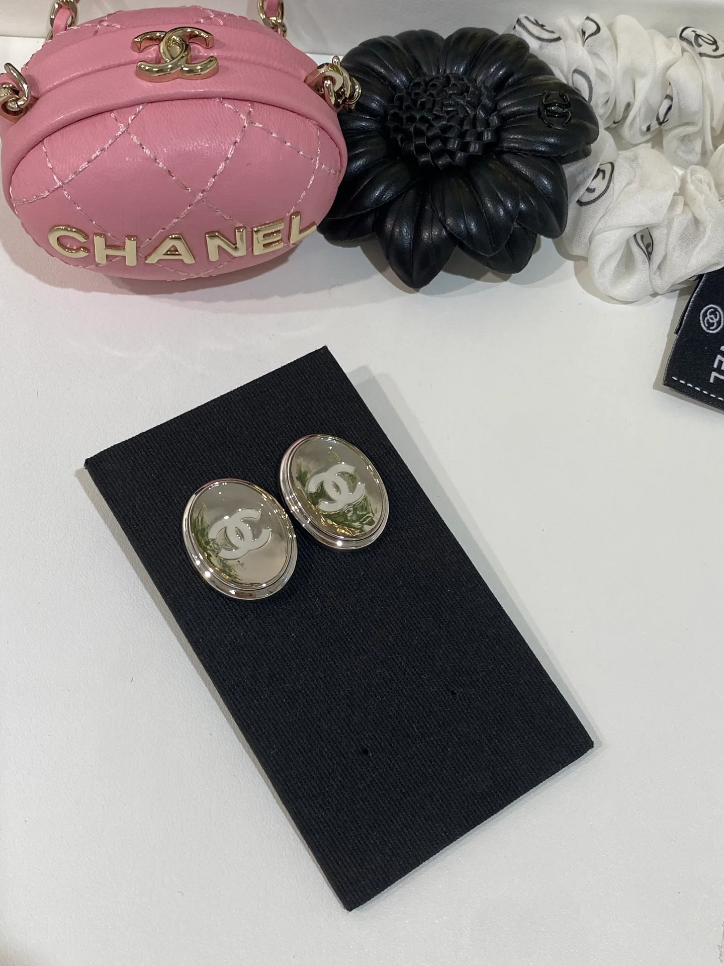 Бижутерия Chanel 18122410