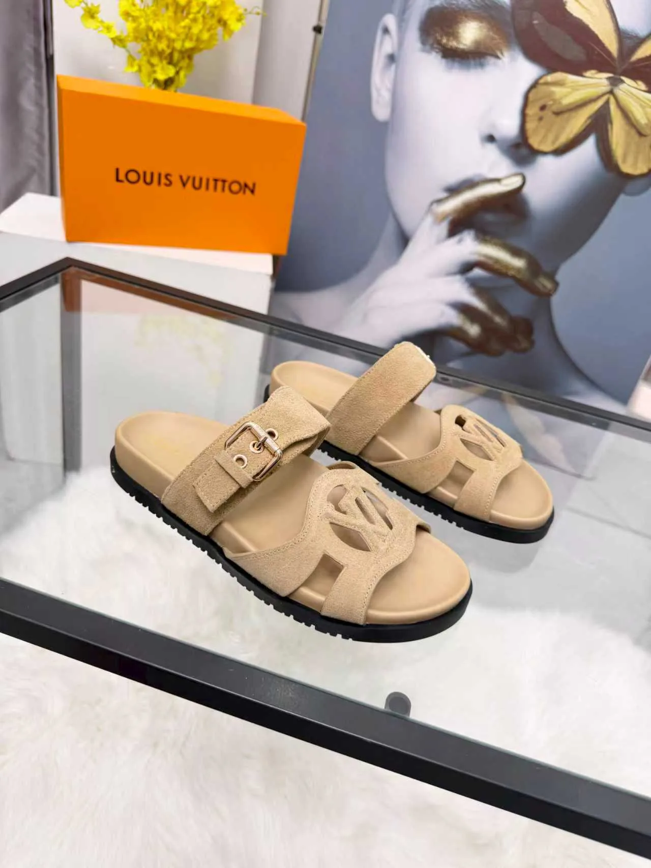 Шлепанцы Женские Louis Vuitton 11529440