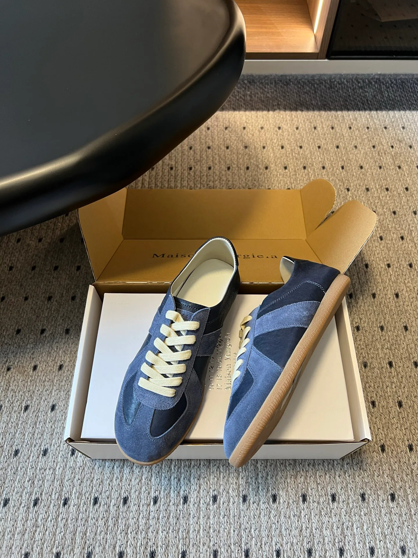 Кроссовки Женские Maison Margiela 17686621