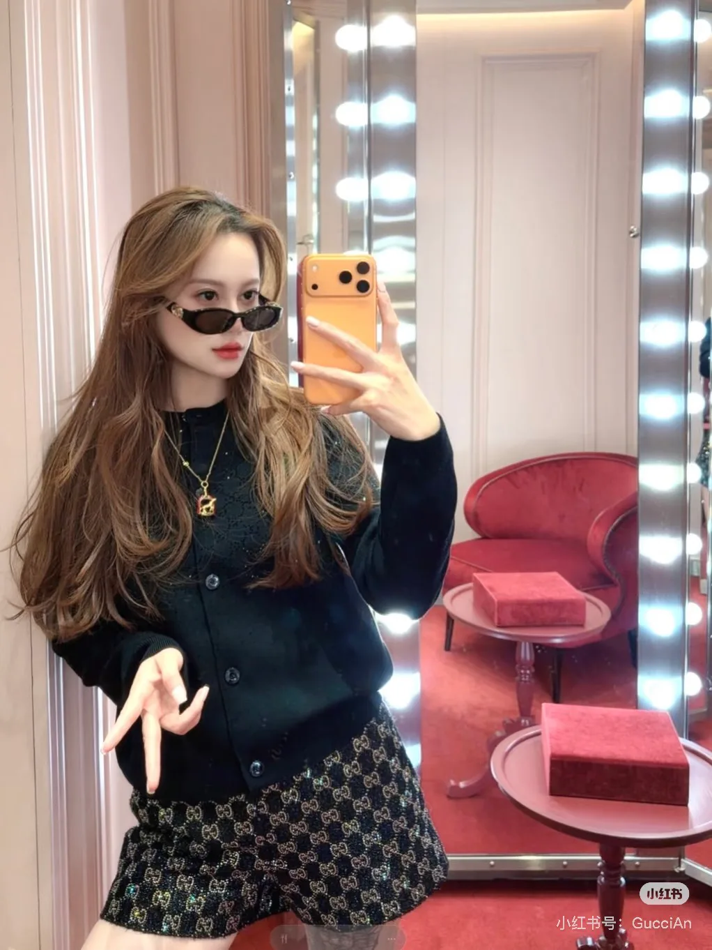 Шорты Женские Gucci 879467