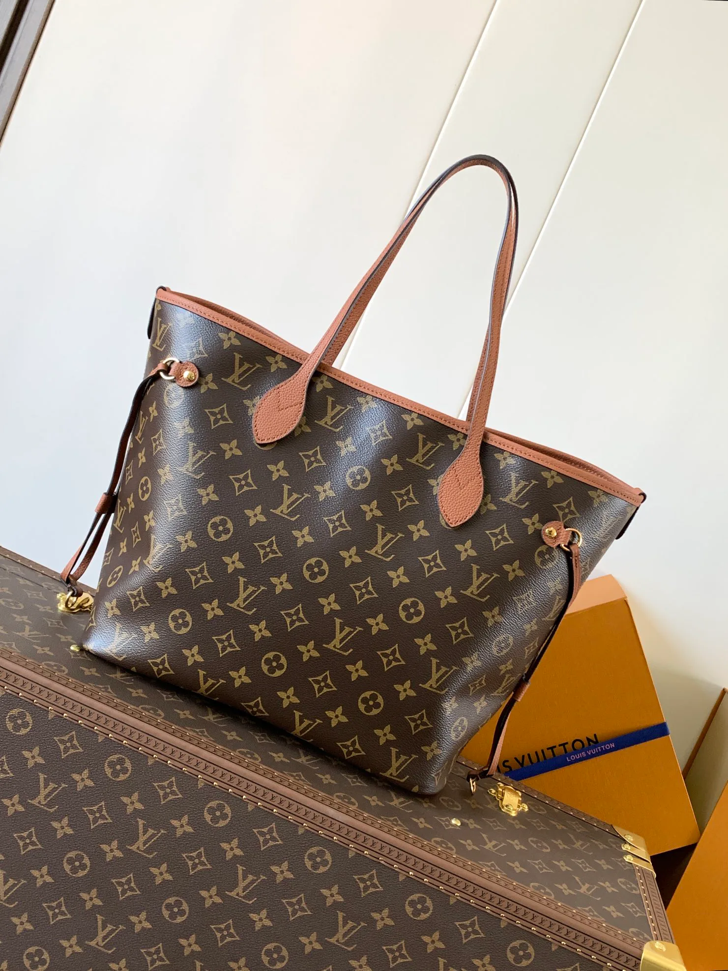 Классические Сумки Женские Louis Vuitton 18153070