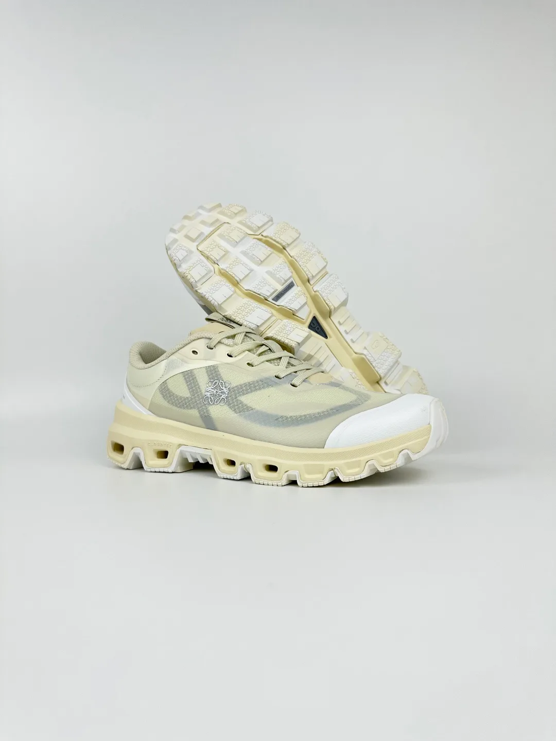 Кроссовки Женские Loewe 11228557