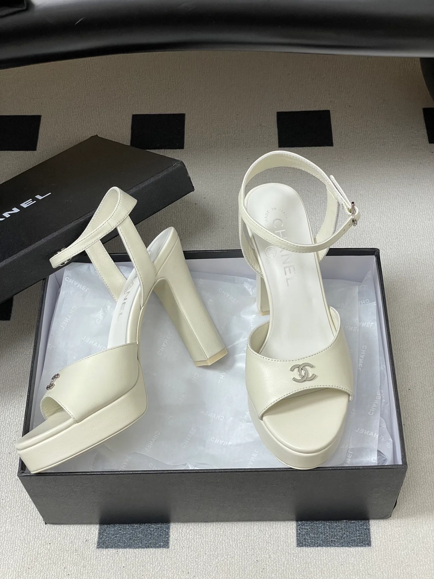 Босоножки Женские Chanel 13343874