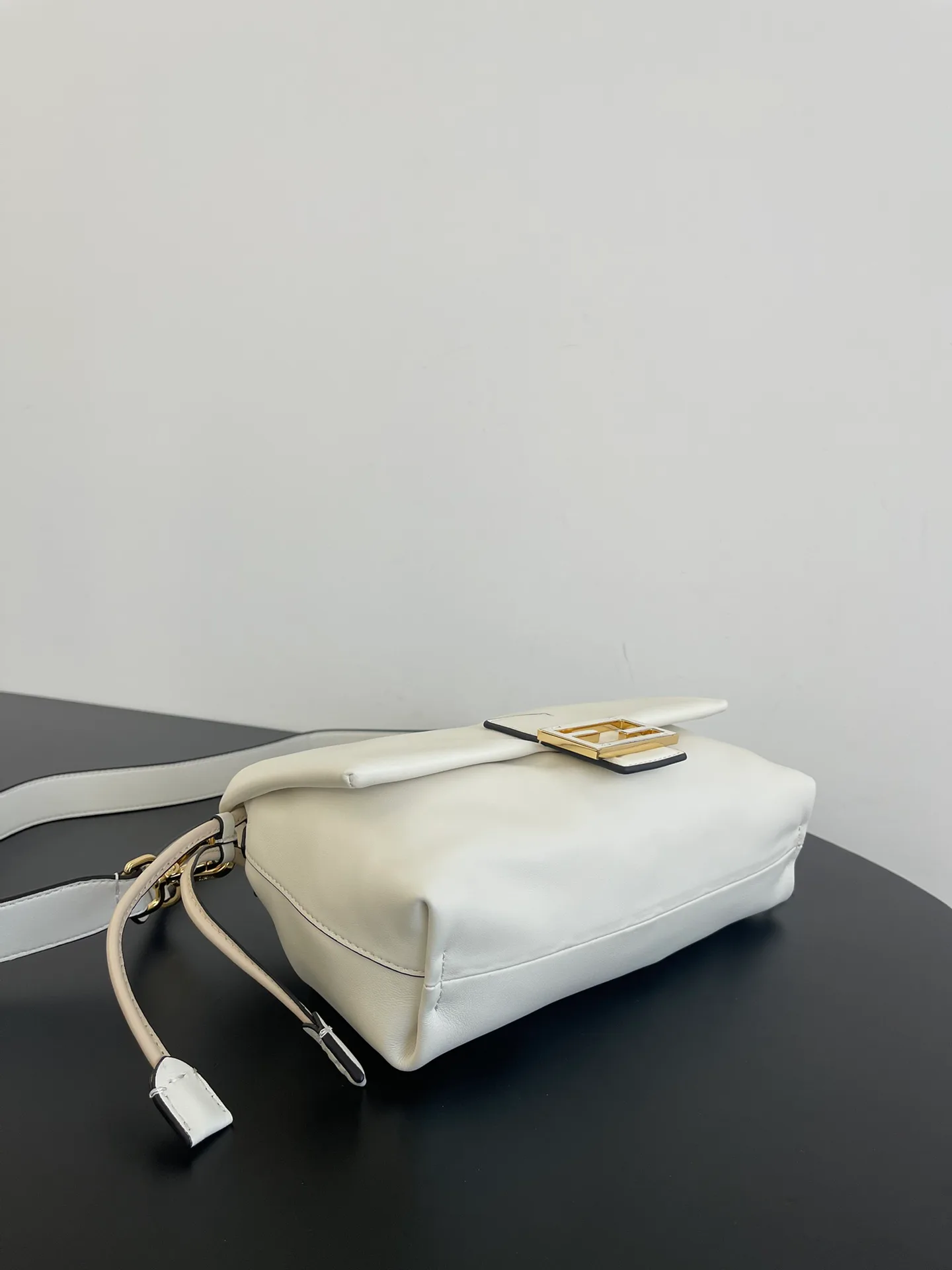 Классические Сумки Женские Fendi 13546218