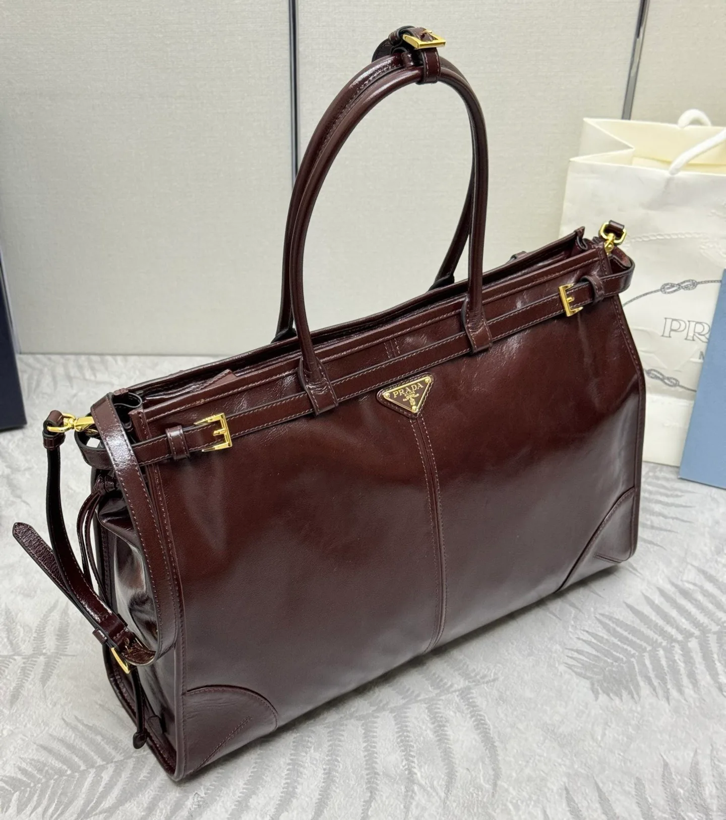Классические Сумки Женские Prada 11462561