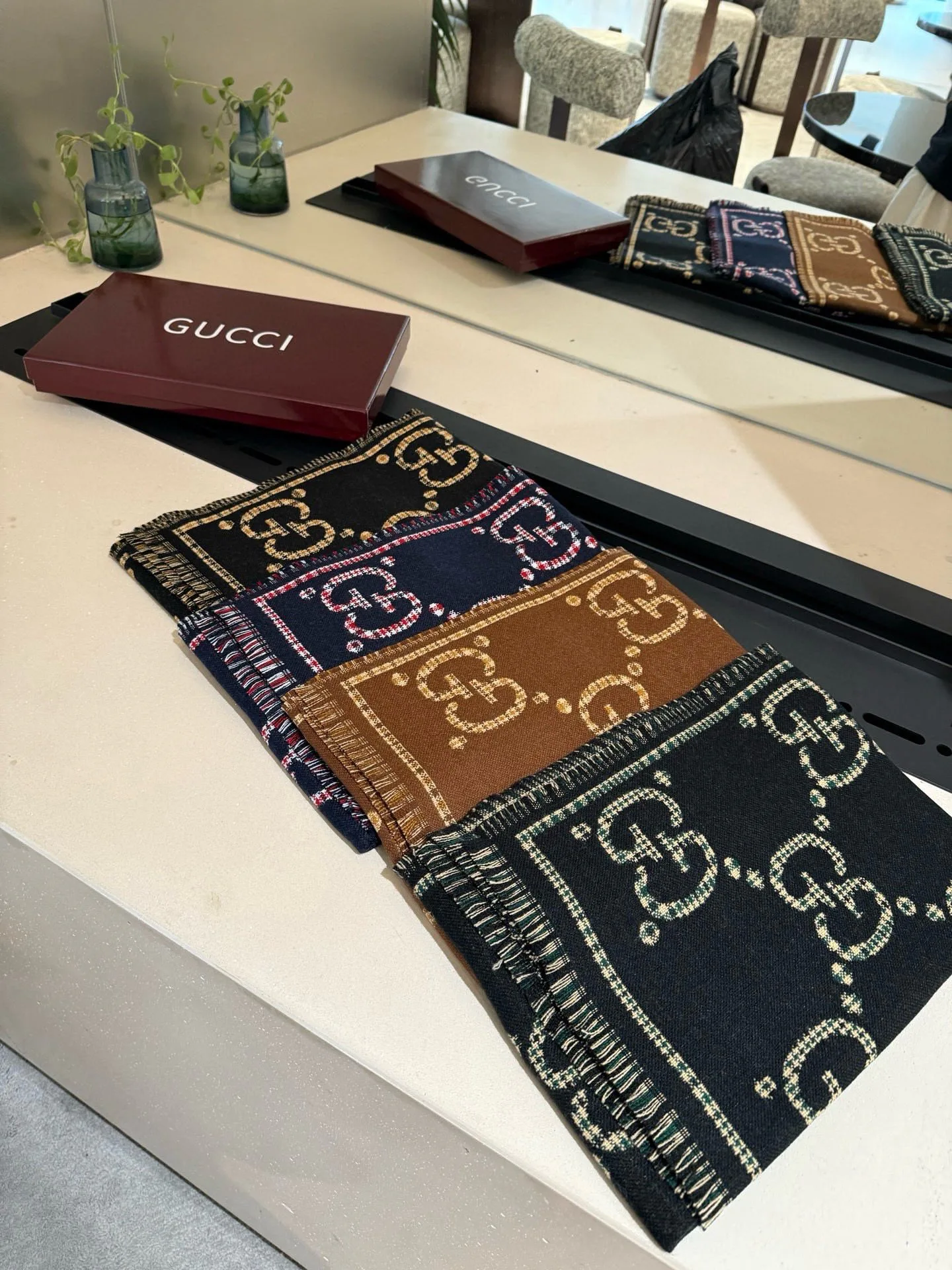 Шарфы Gucci 832119