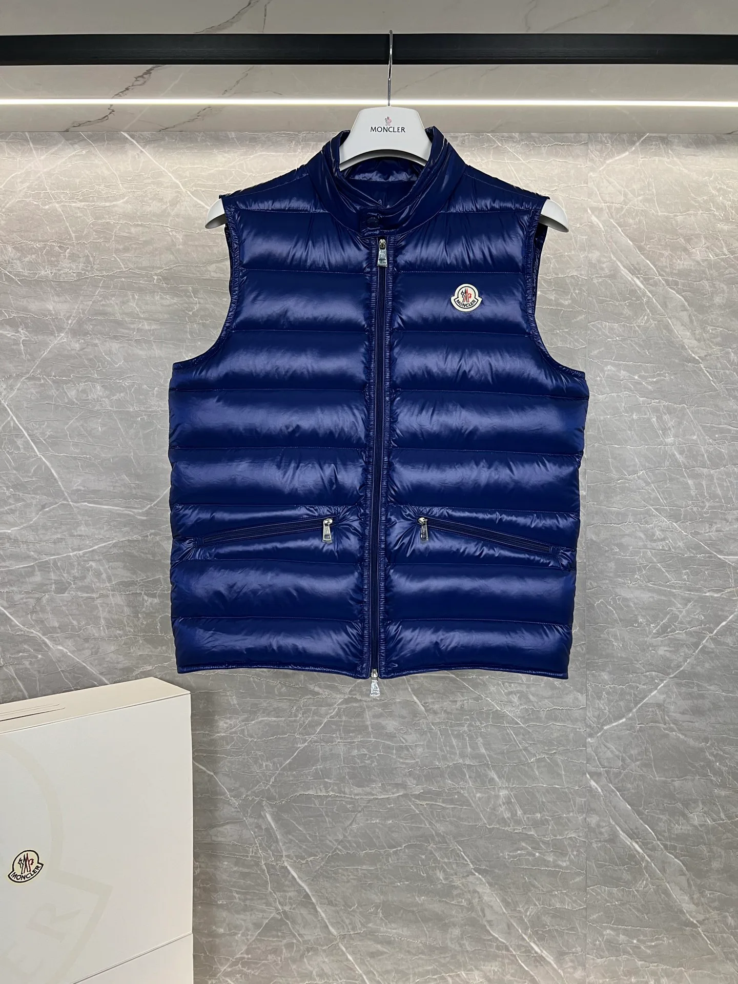 Жилеты Женские Moncler 18111333