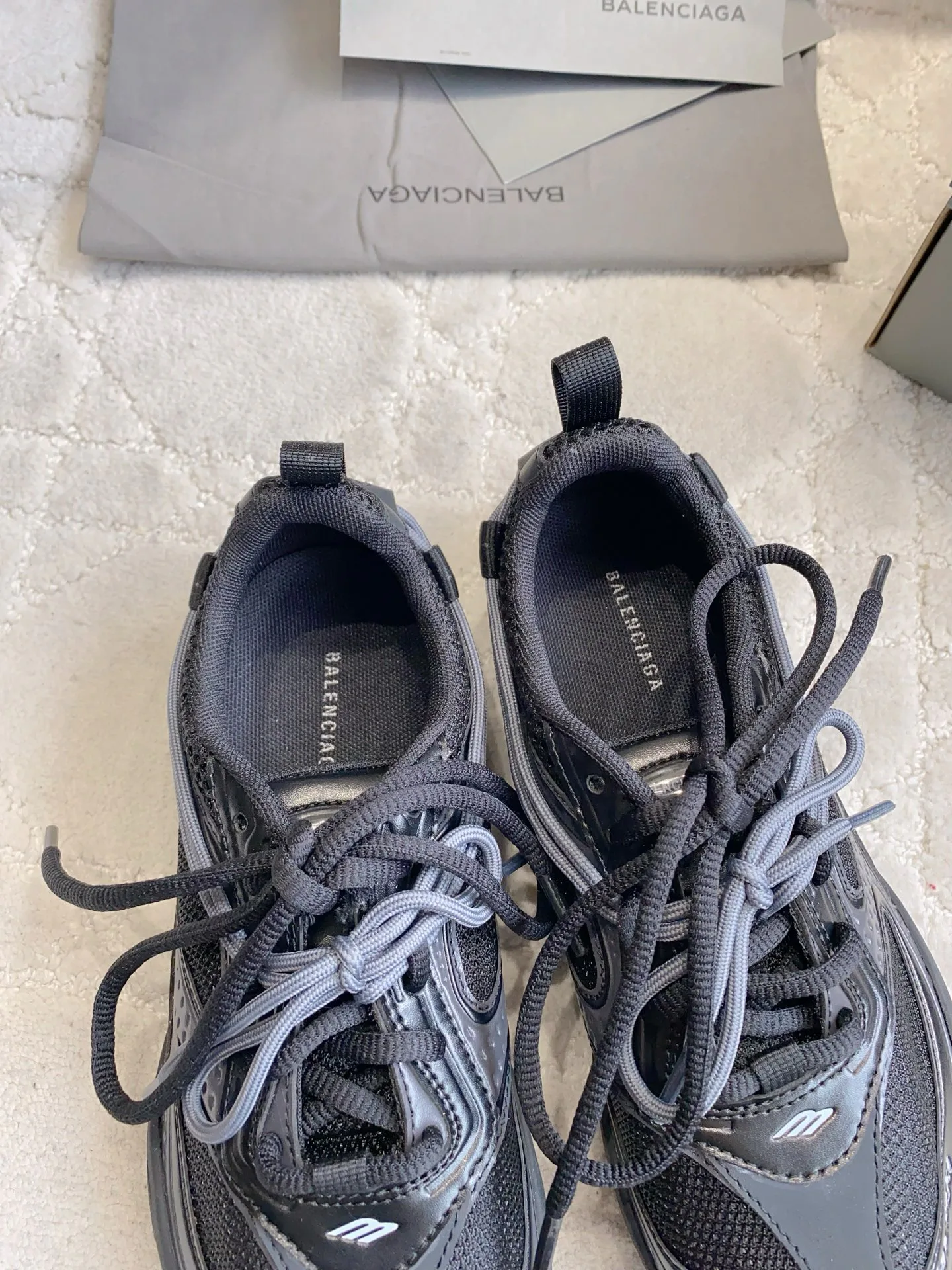 Кроссовки Женские Balenciaga 18133408