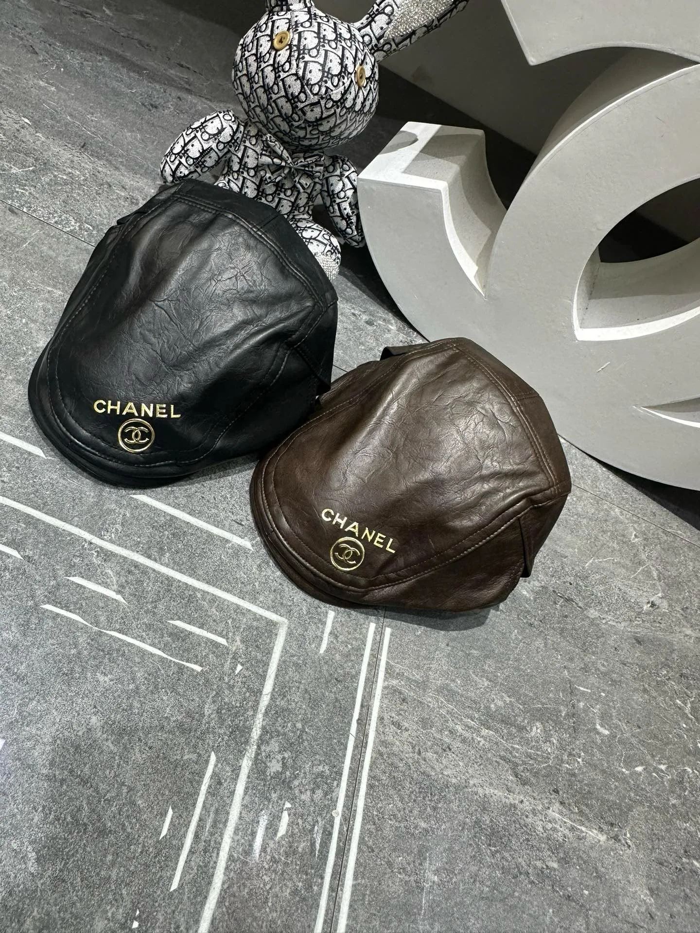Головные Уборы Chanel 18105196