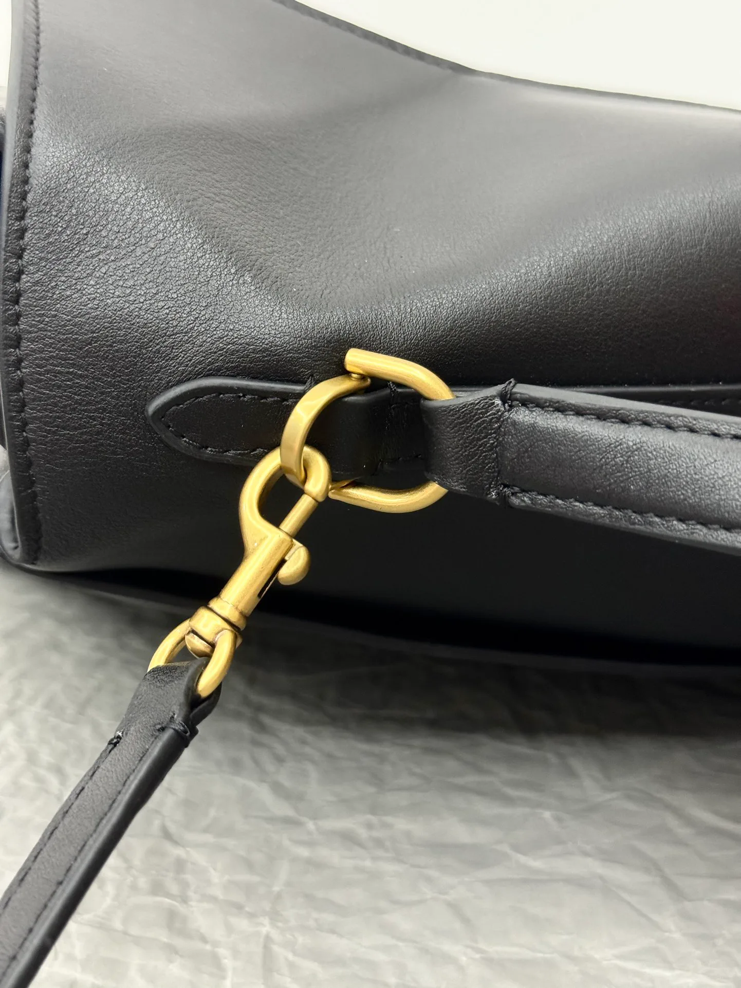 Сумки На Ремне Женские Balenciaga 4108