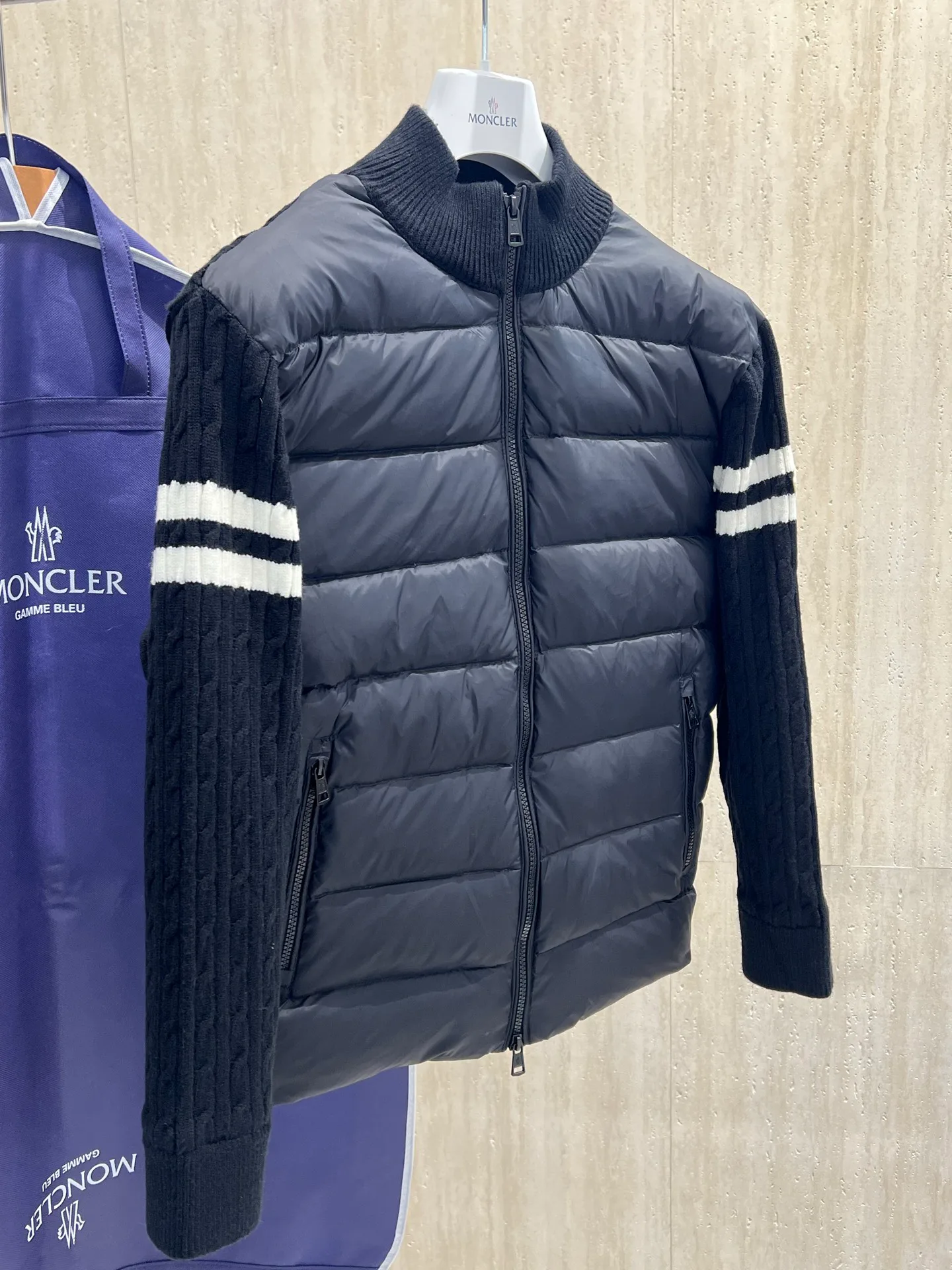 Куртки И Пуховики Женские Moncler 18723387