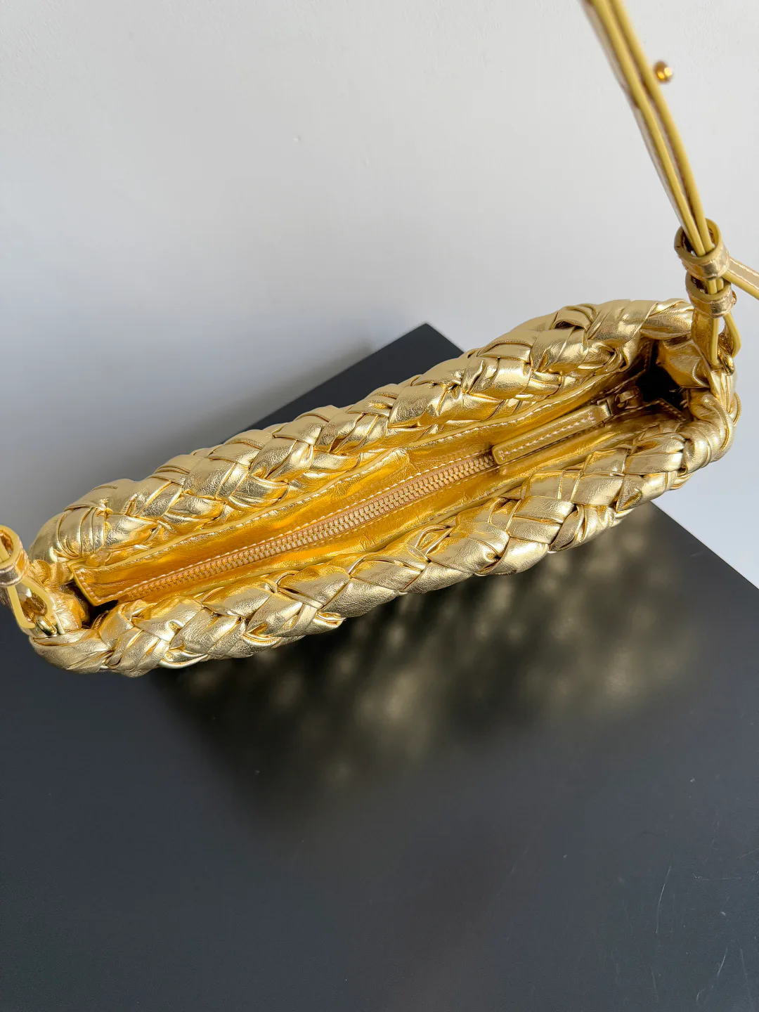 Сумки На Ремне Женские Bottega Veneta 831630